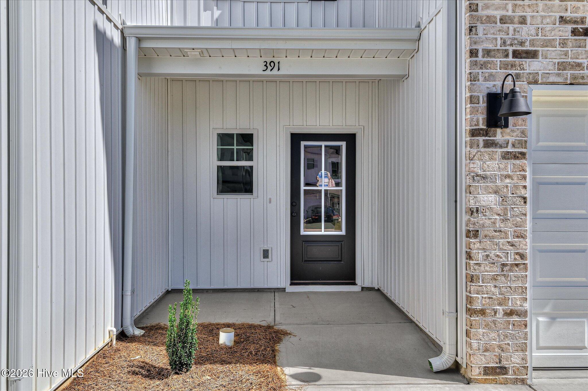 391 Bay Meadows Drive Property Photo 4