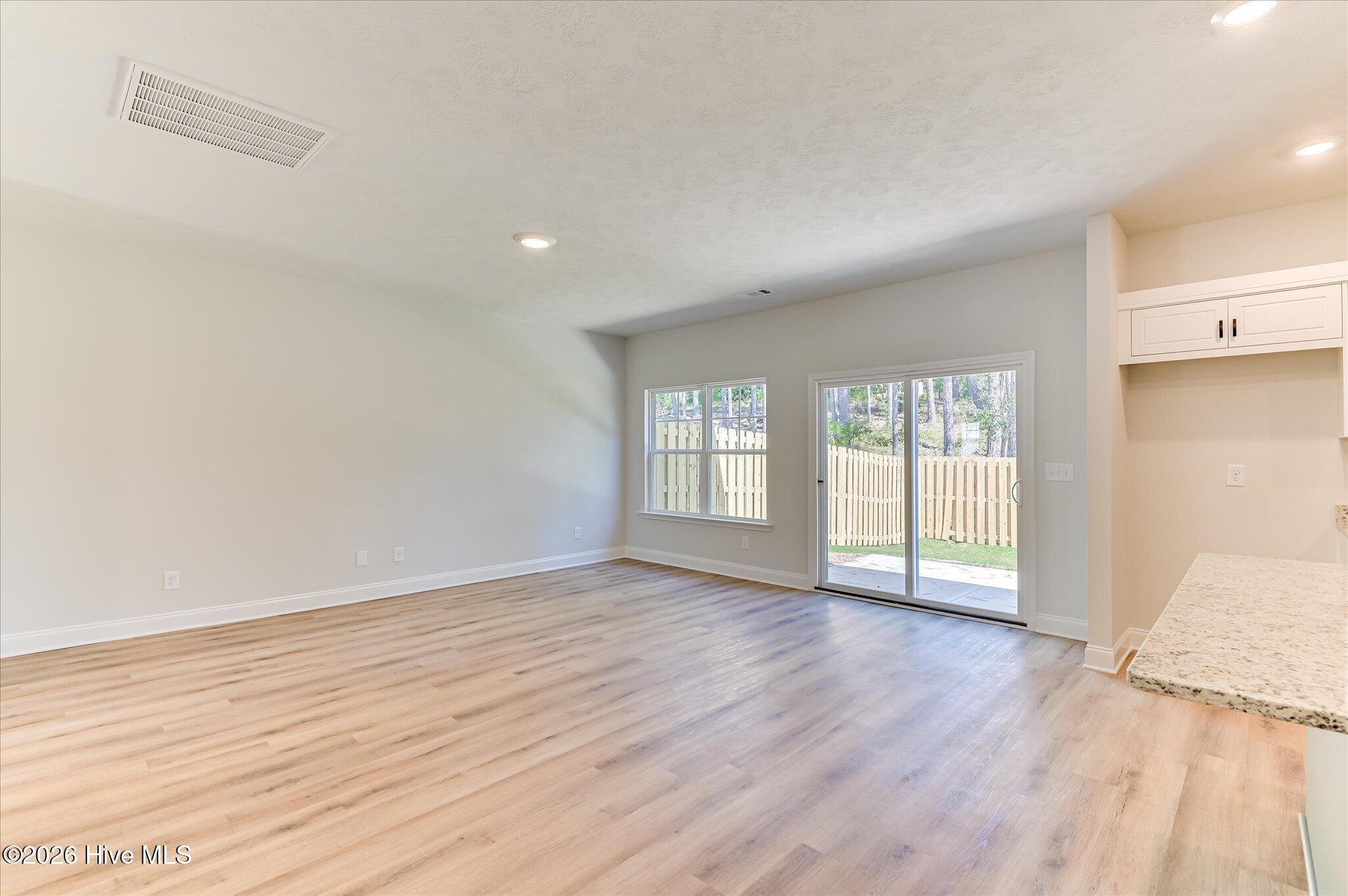 391 Bay Meadows Drive Property Photo 8