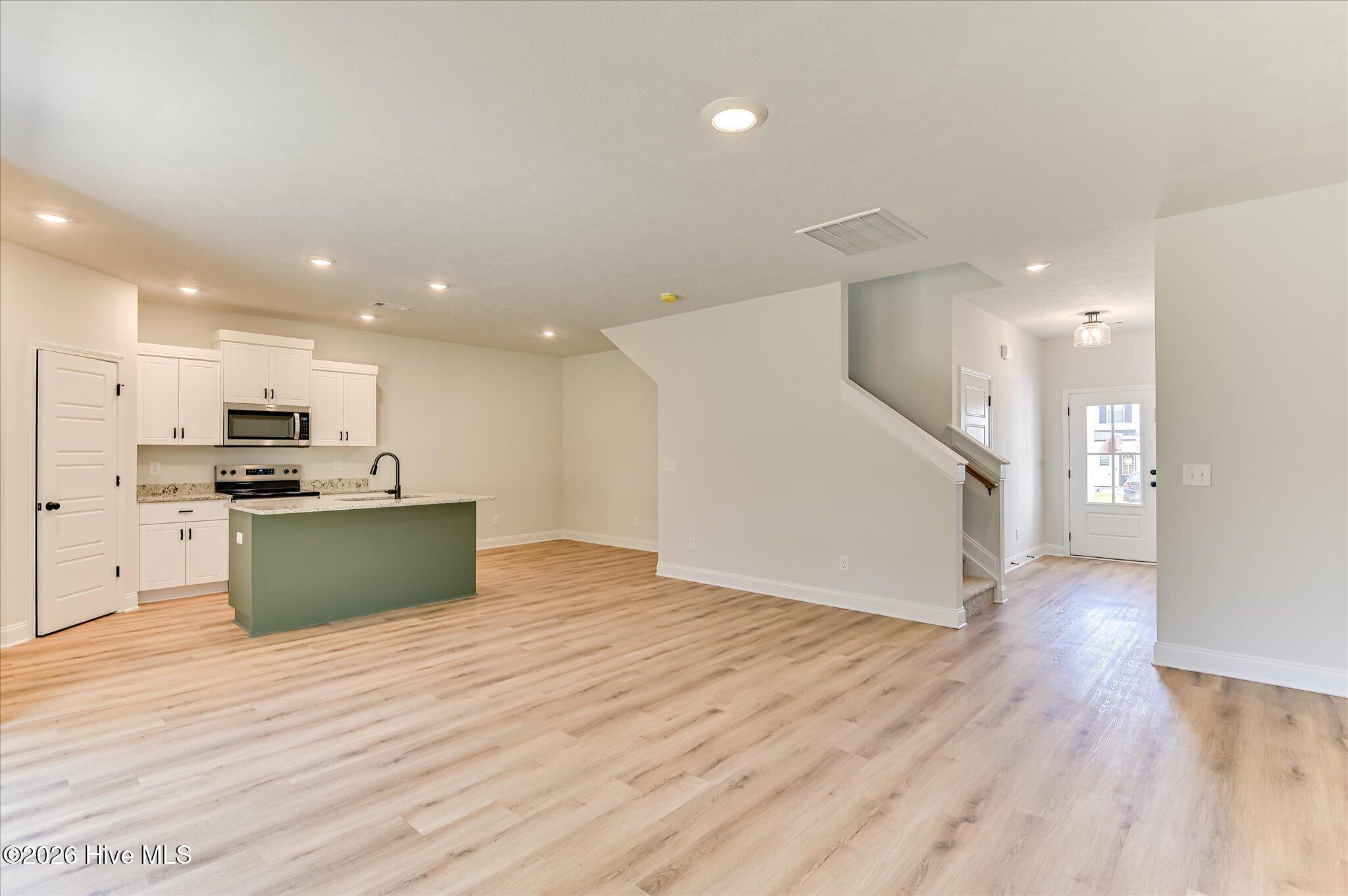 391 Bay Meadows Drive Property Photo 10