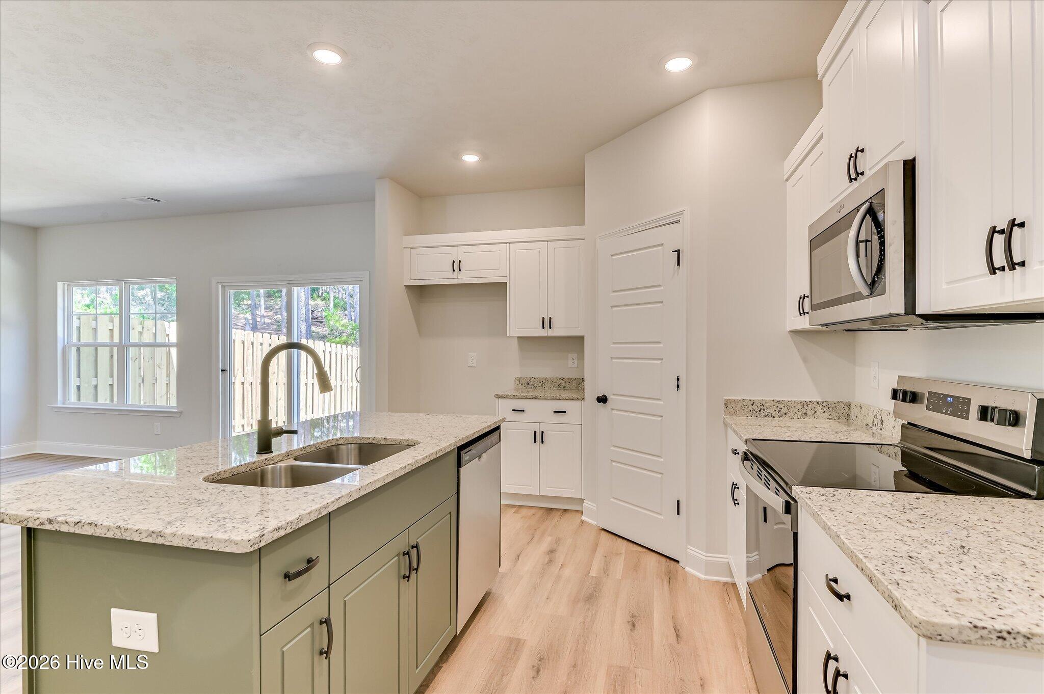 391 Bay Meadows Drive Property Photo 12