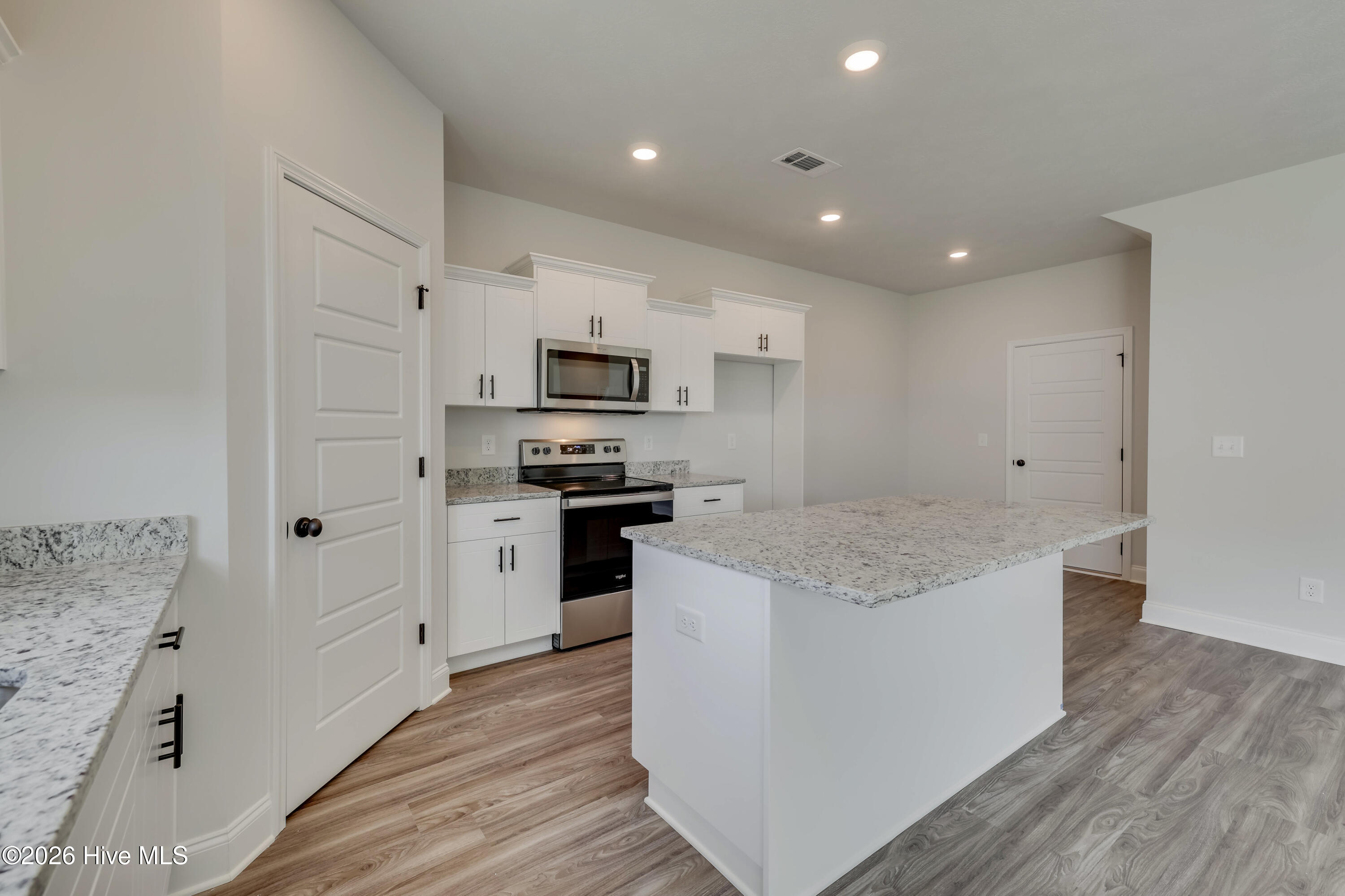 391 Bay Meadows Drive Property Photo 13