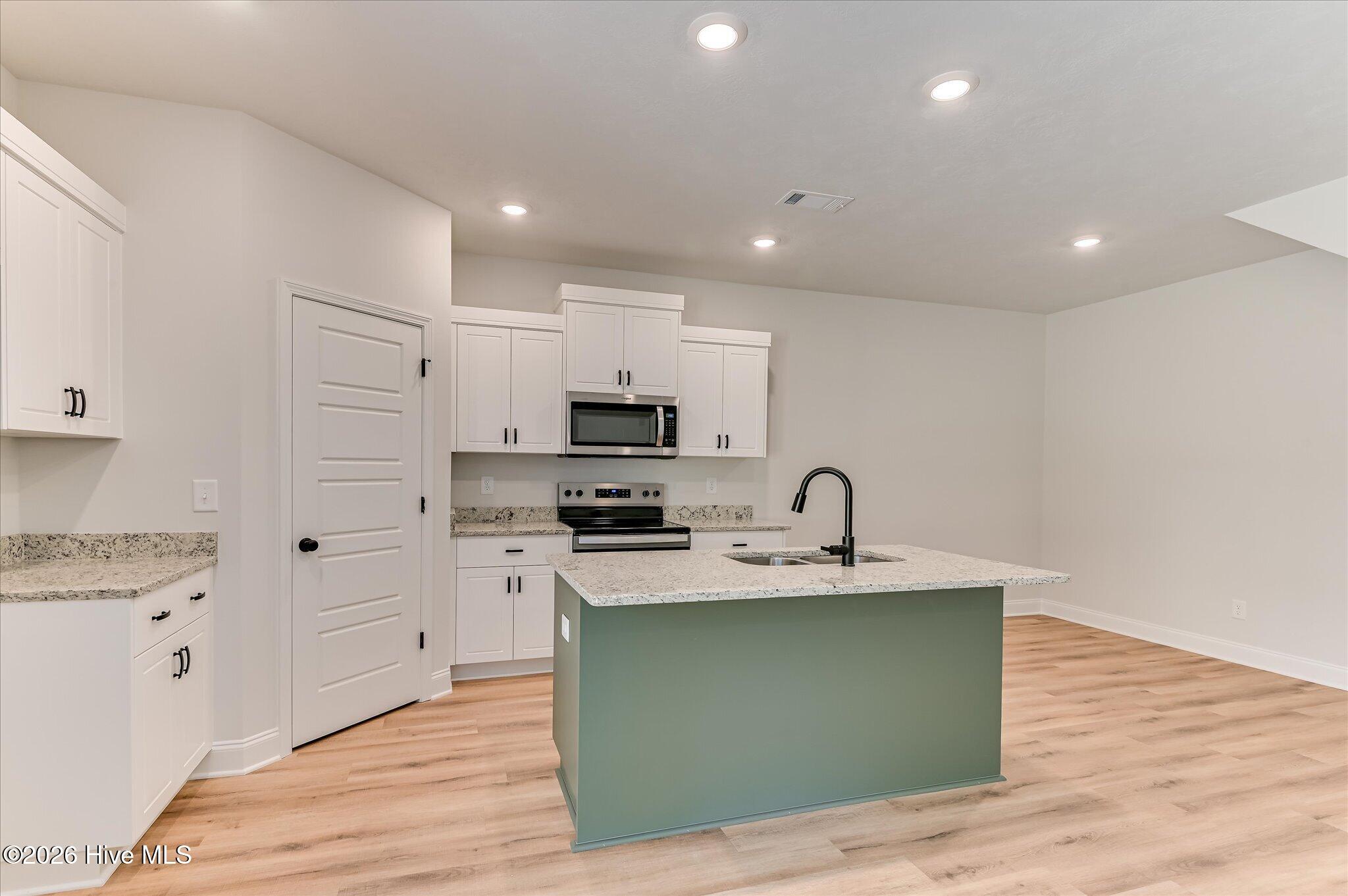 391 Bay Meadows Drive Property Photo 14