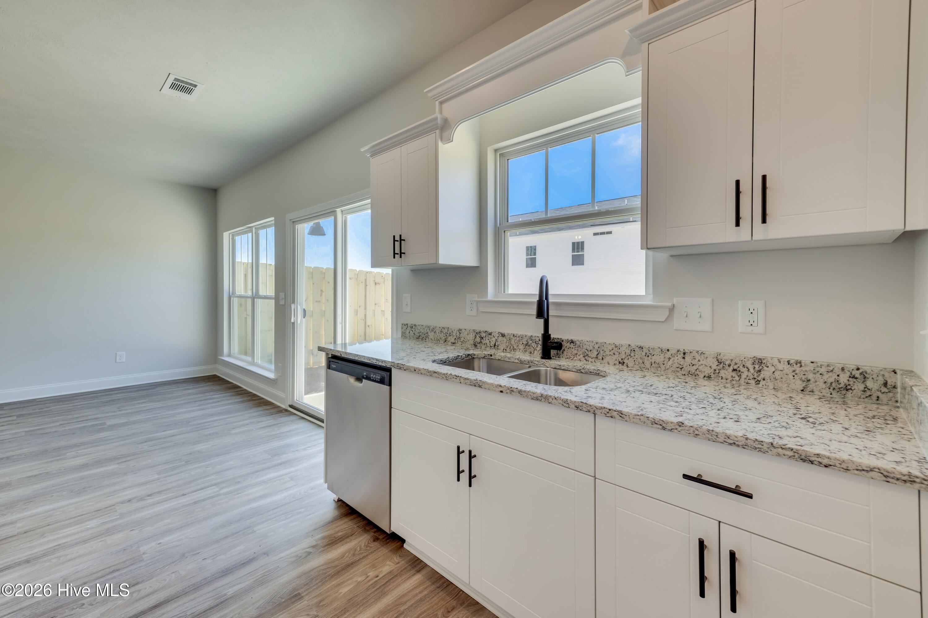 391 Bay Meadows Drive Property Photo 15