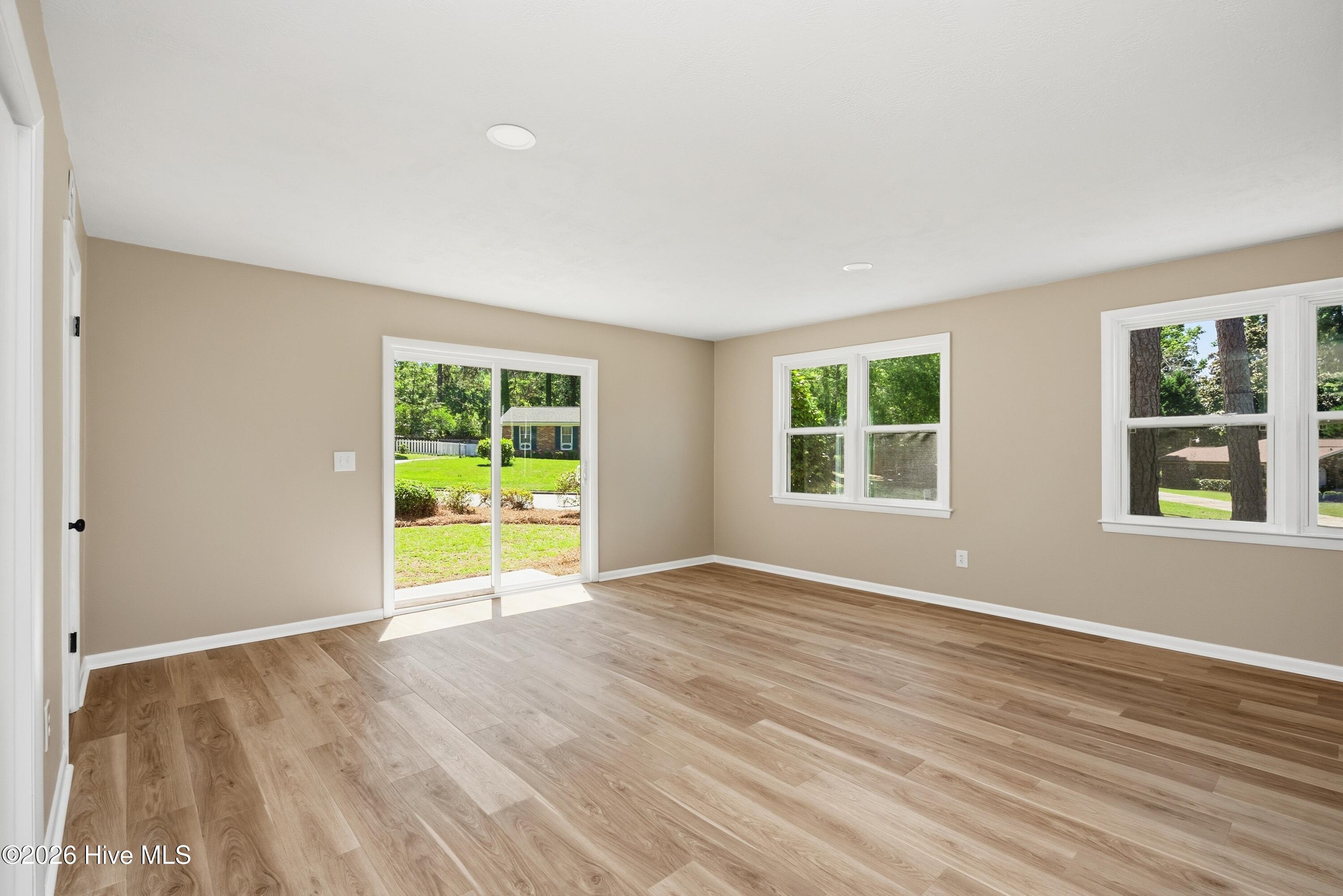 825 Brookfield Parkway Property Photo 7
