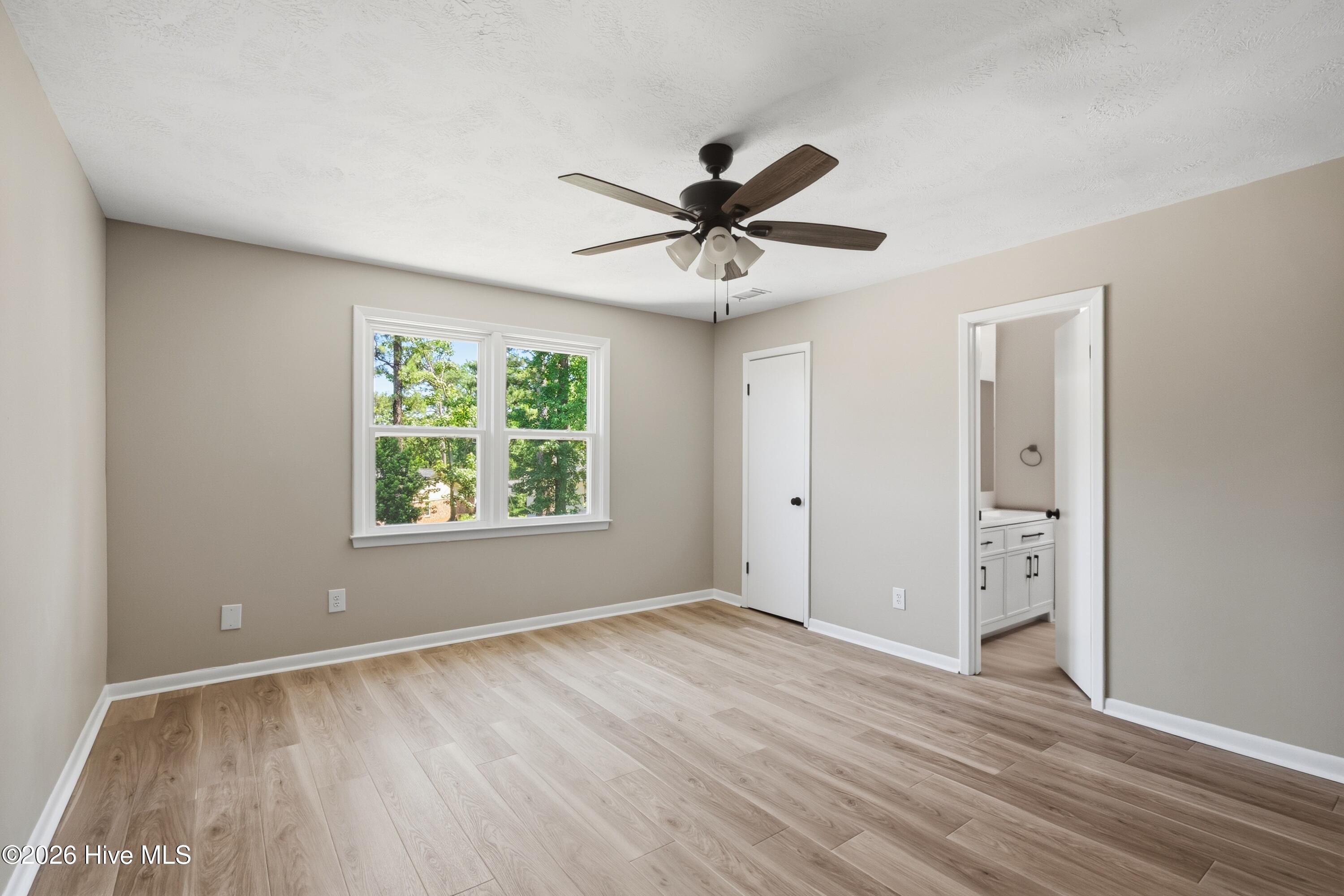 825 Brookfield Parkway Property Photo 10