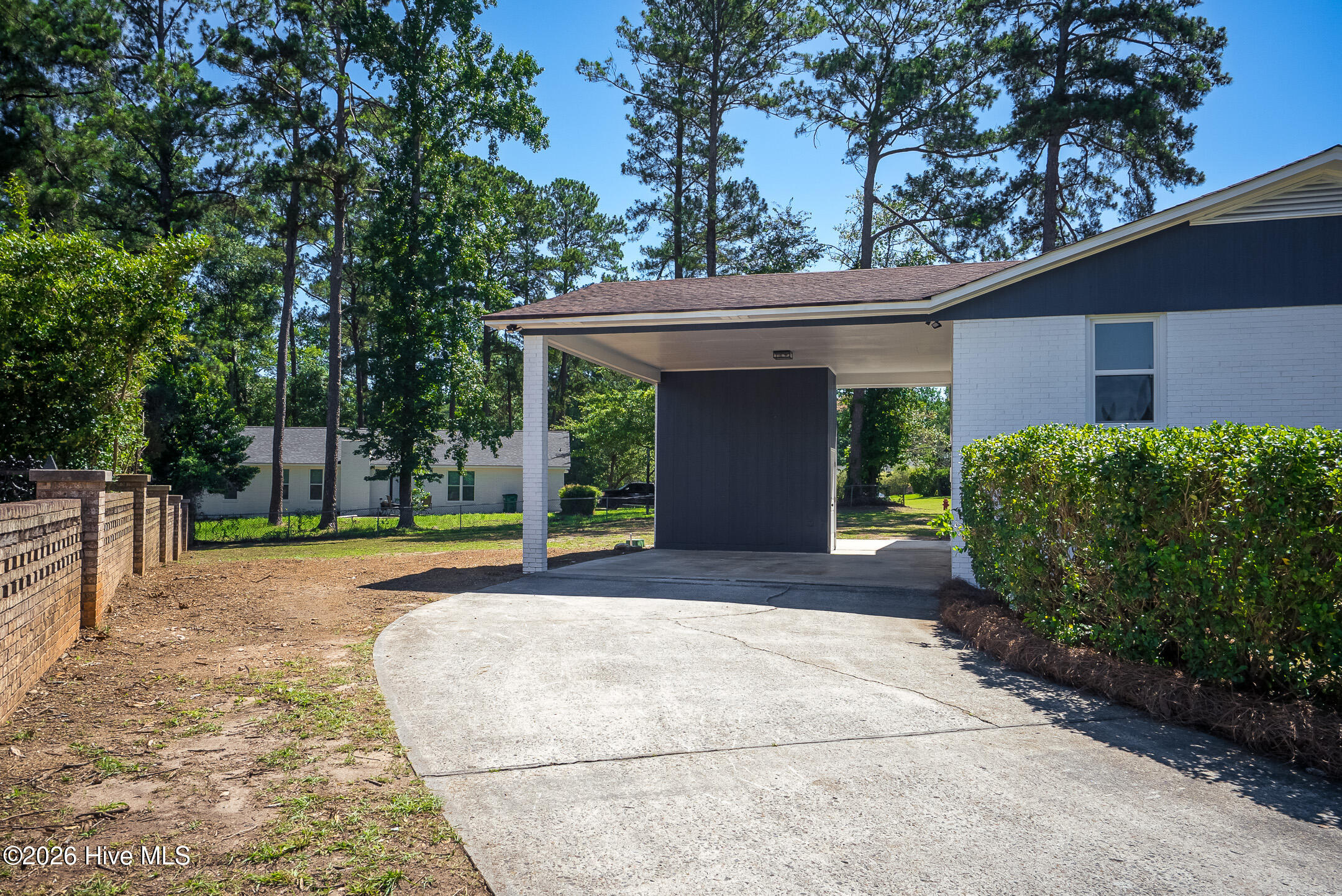 825 Brookfield Parkway Property Photo 15