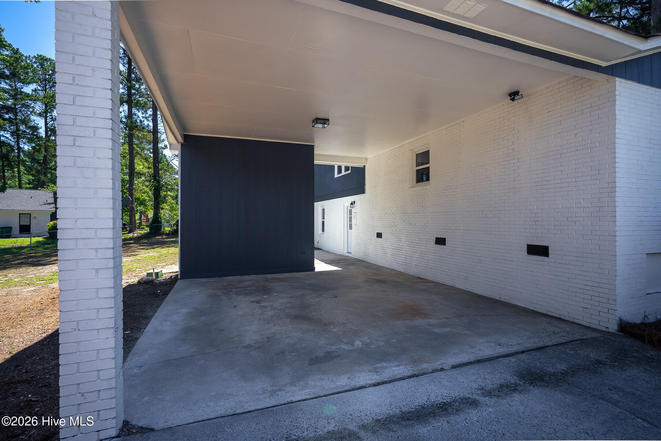825 Brookfield Parkway Property Photo 16