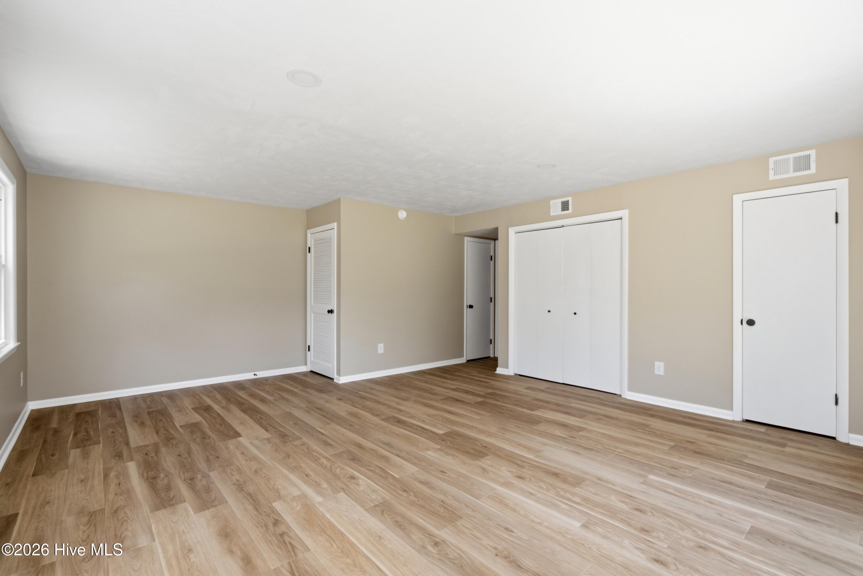 825 Brookfield Parkway Property Photo 33