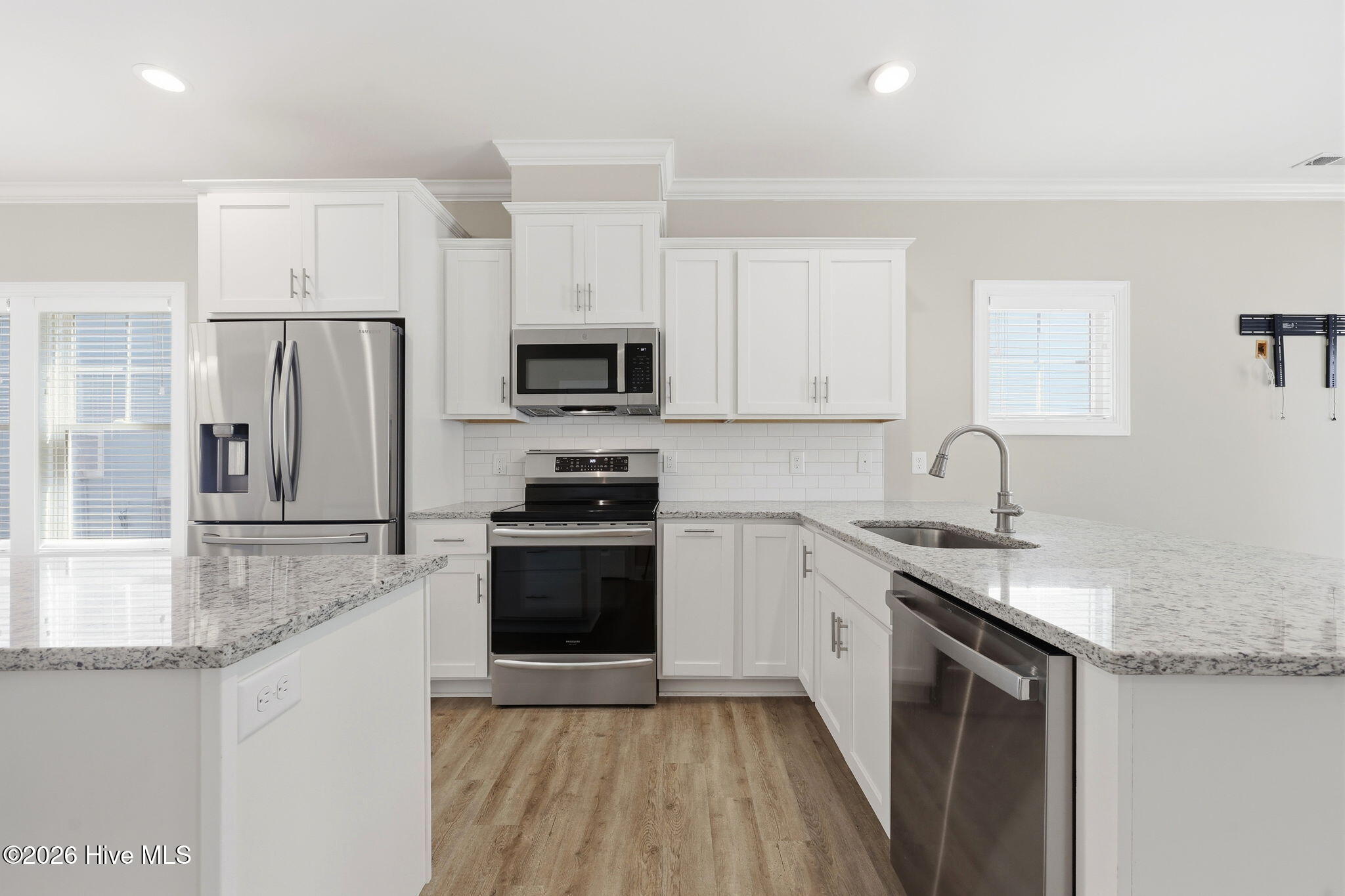 236 Leonda Drive Property Photo 3