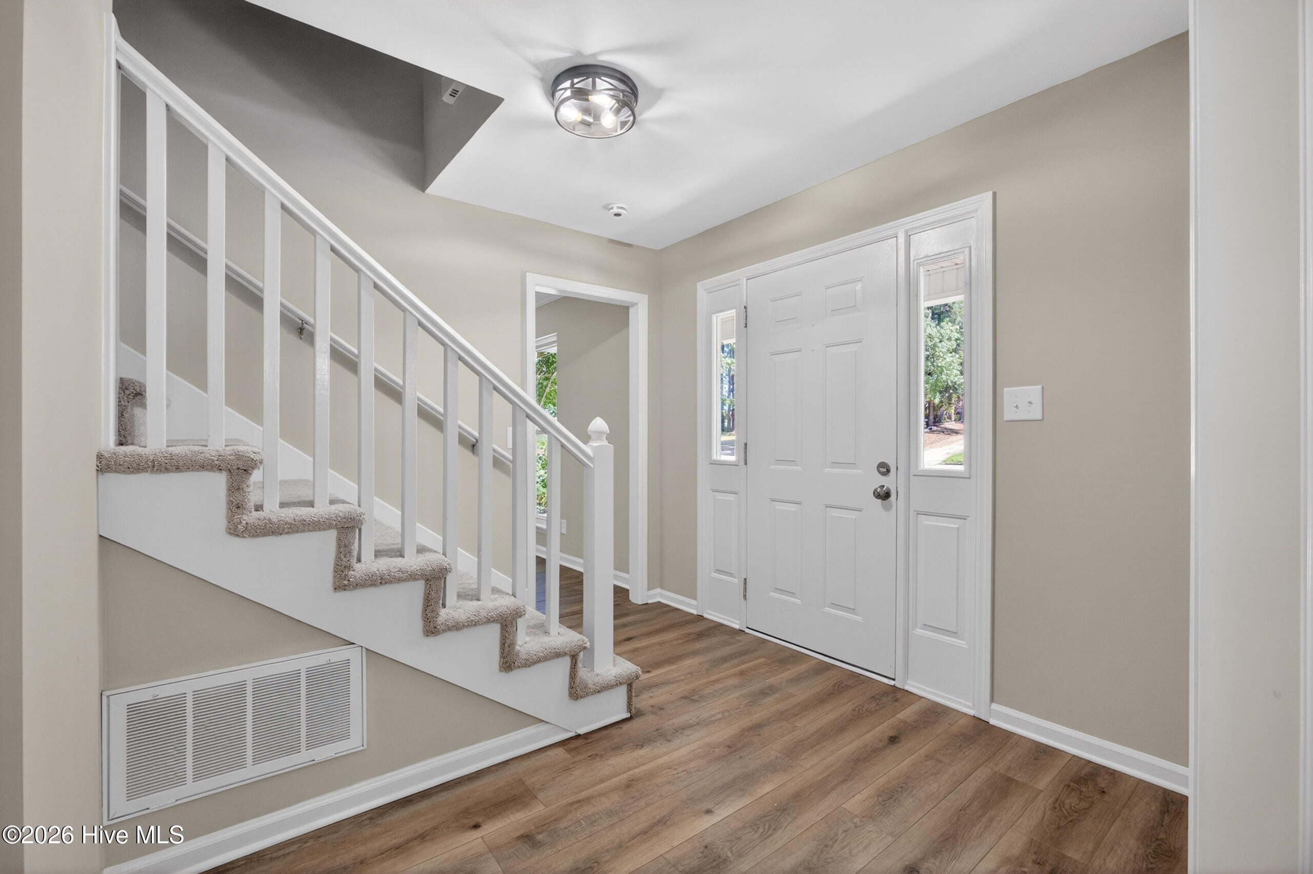 193 Ashley Circle Property Photo 2