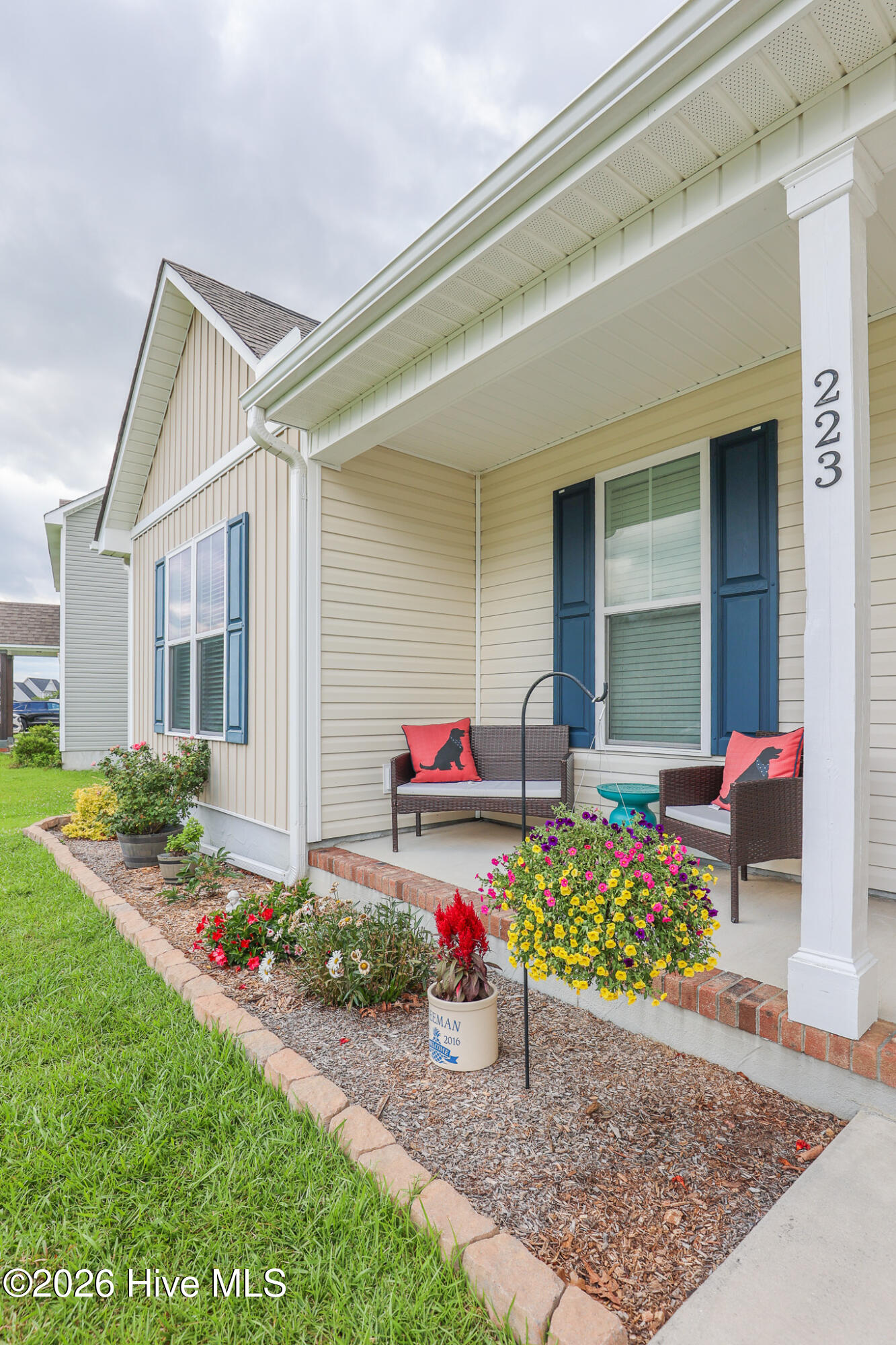 223 Holly Grove Court E Property Photo 6