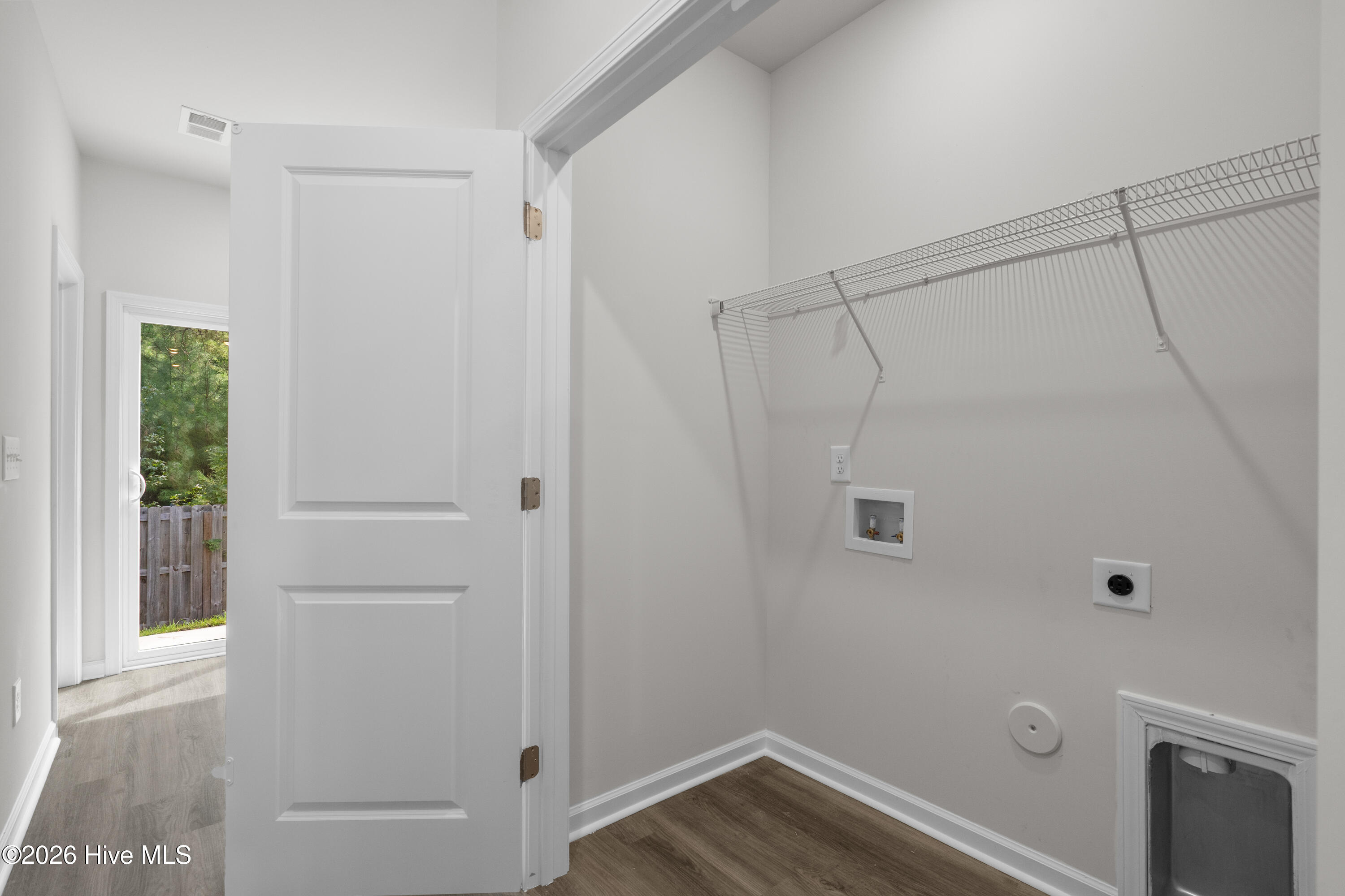 836 Palm Frond Way Nw Property Photo 29