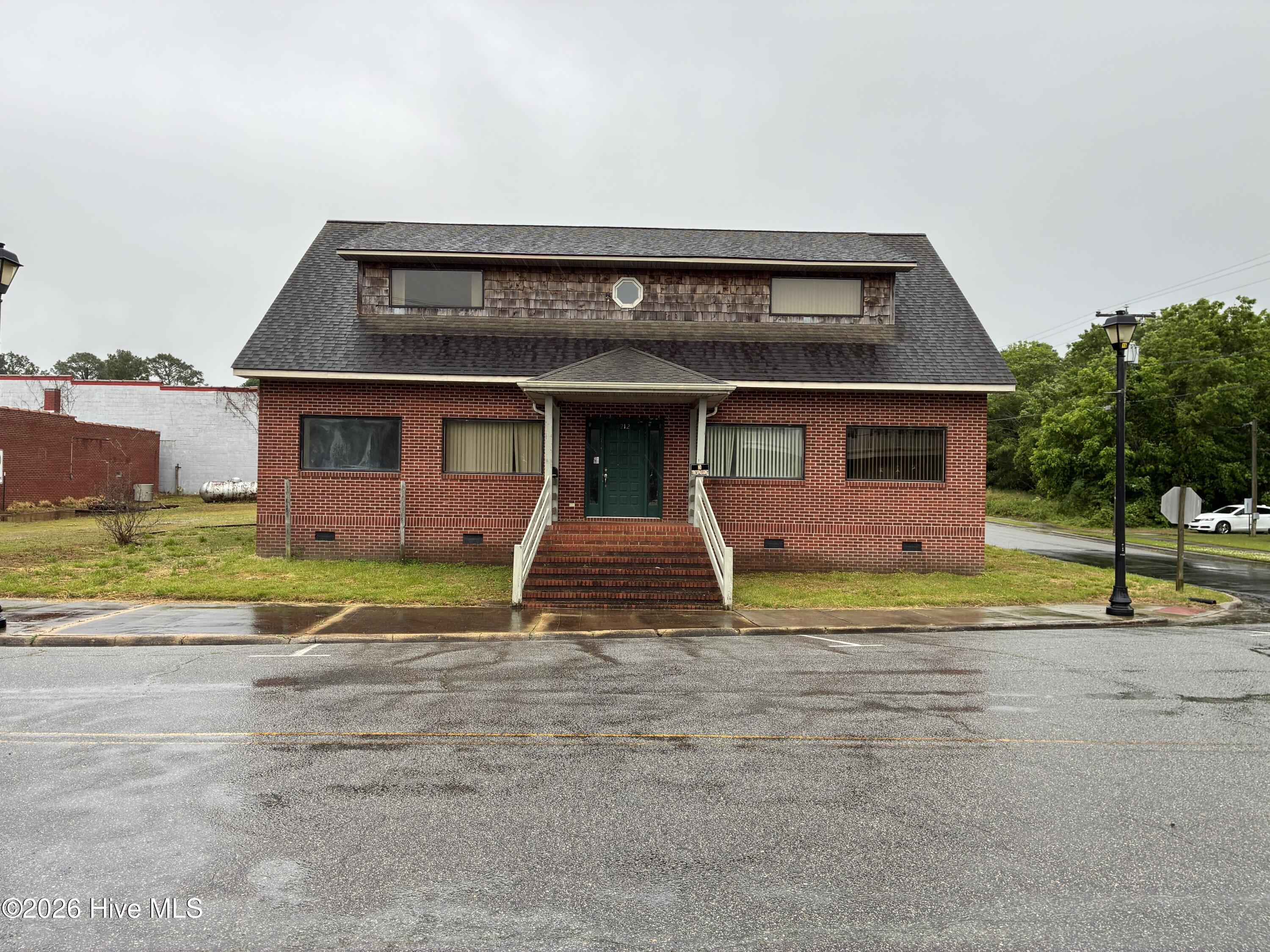 212 W Water Street Property Photo 2