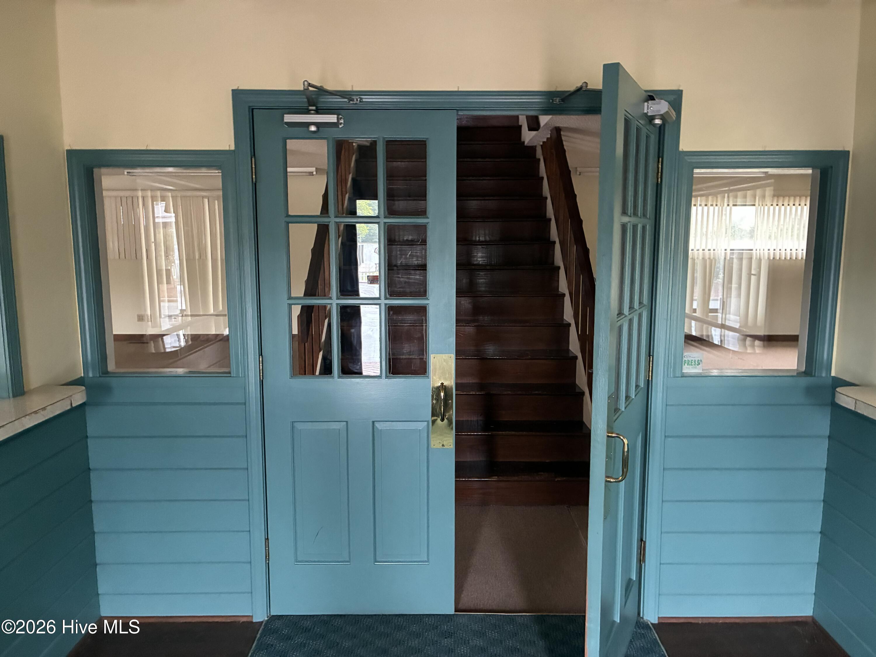 212 W Water Street Property Photo 5