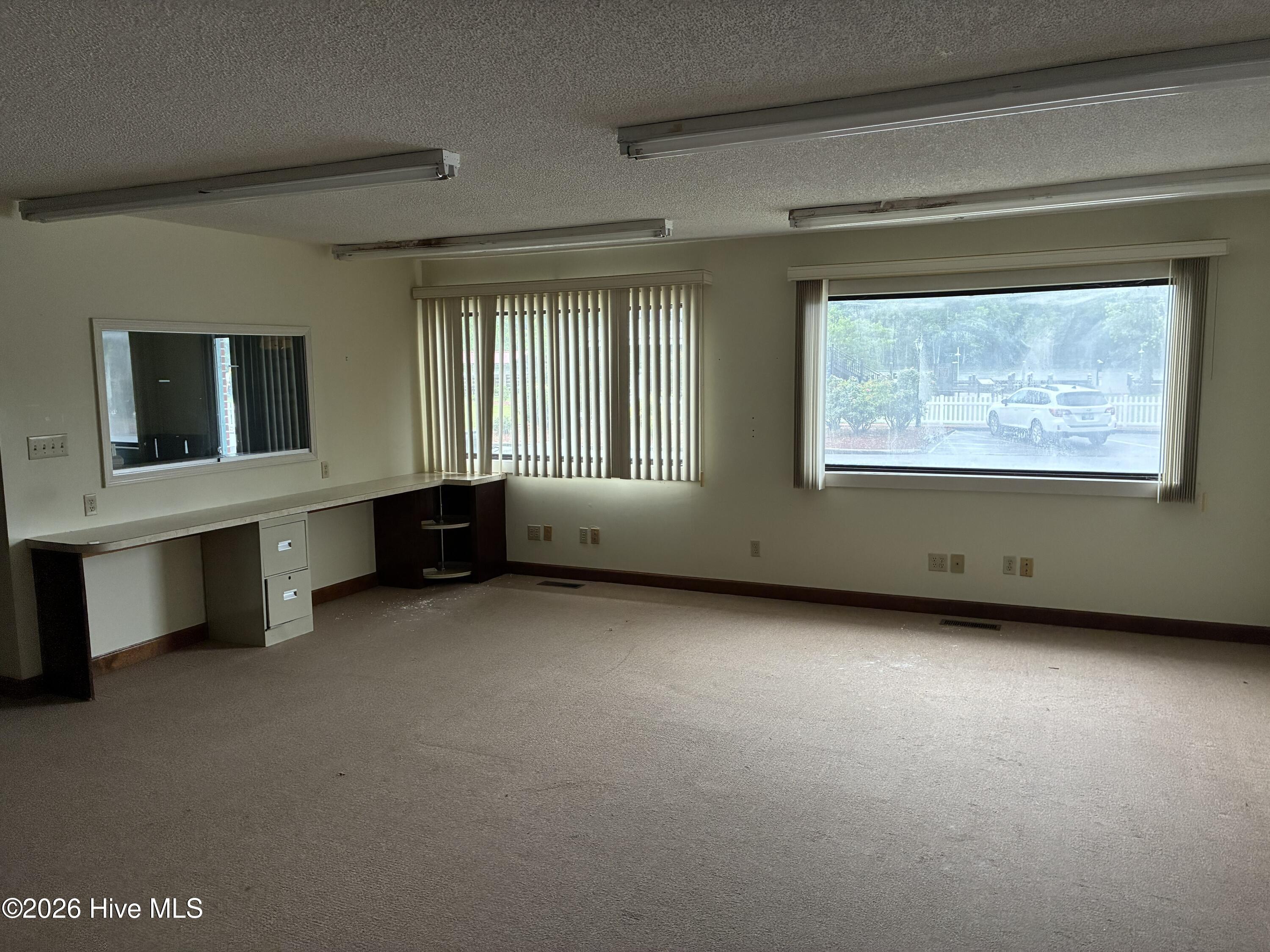 212 W Water Street Property Photo 6