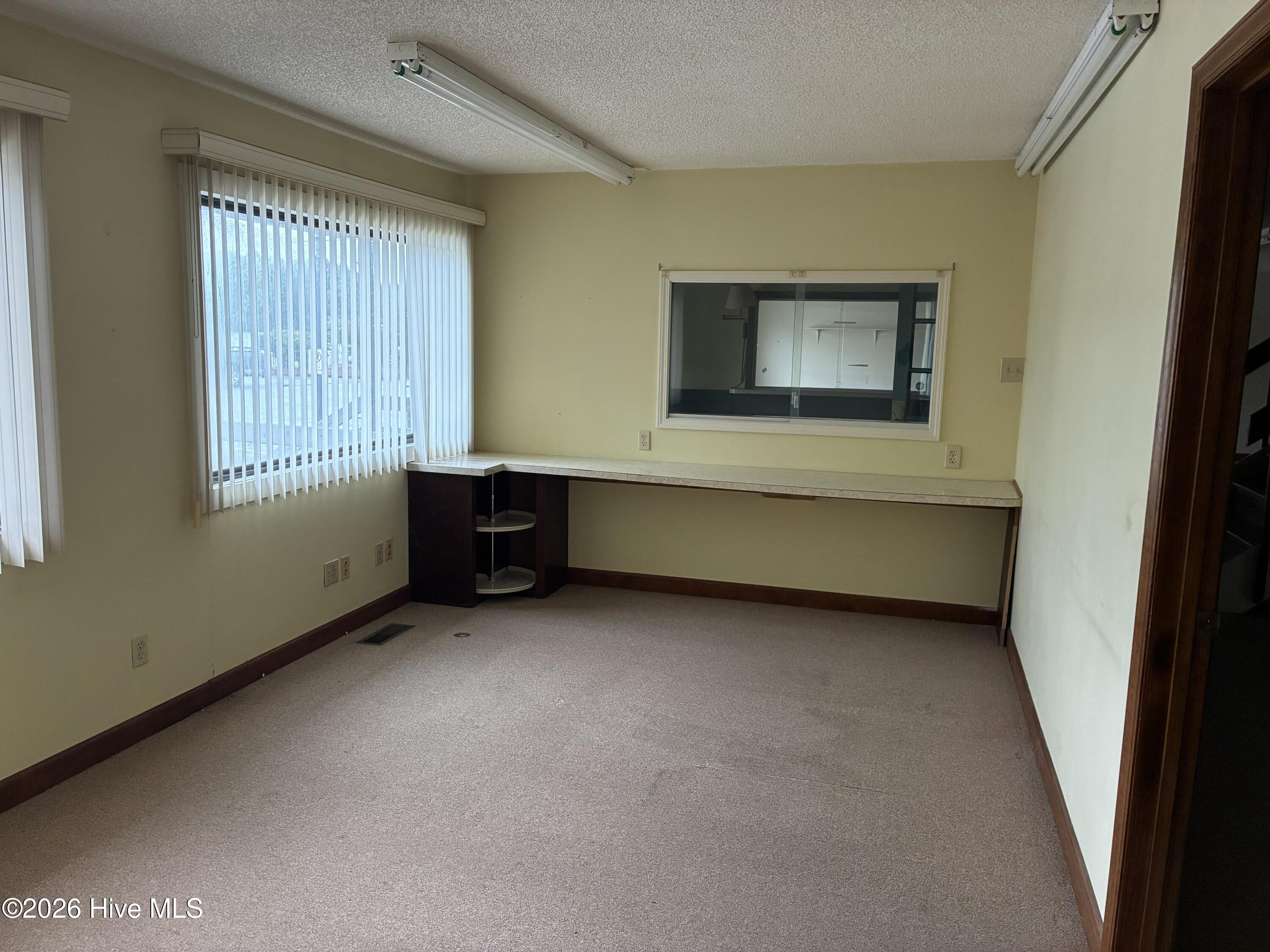 212 W Water Street Property Photo 8