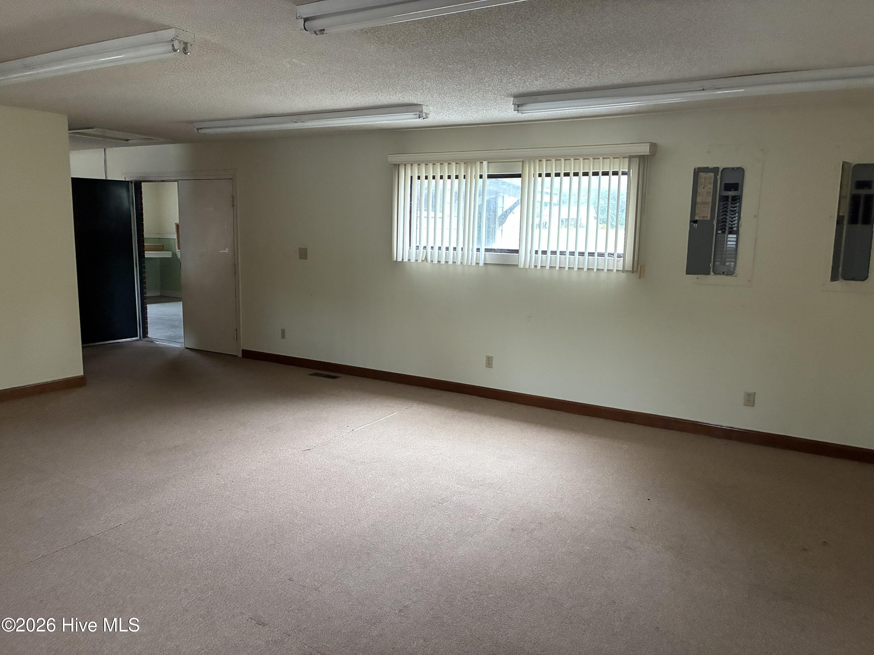 212 W Water Street Property Photo 9