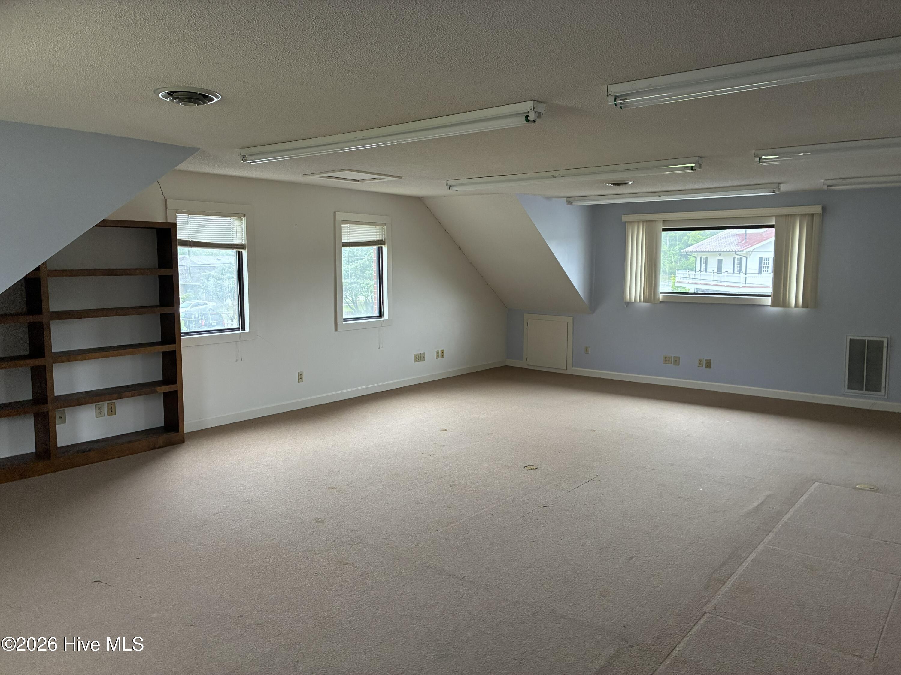 212 W Water Street Property Photo 13