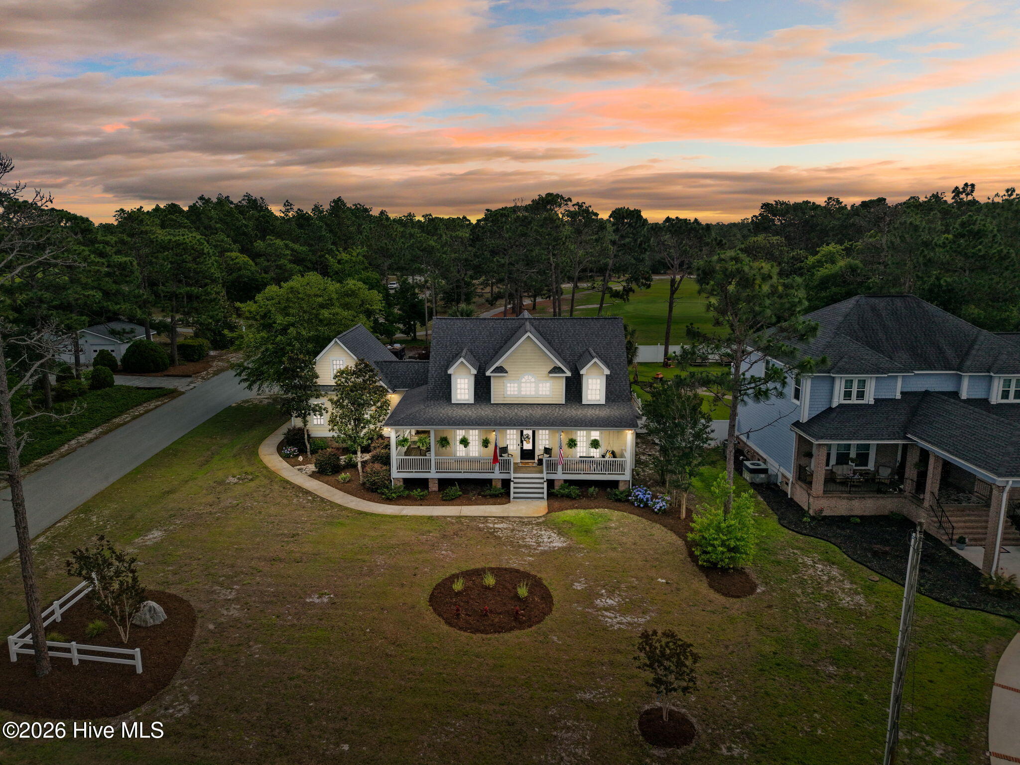 832 S Shore Drive Property Photo 3