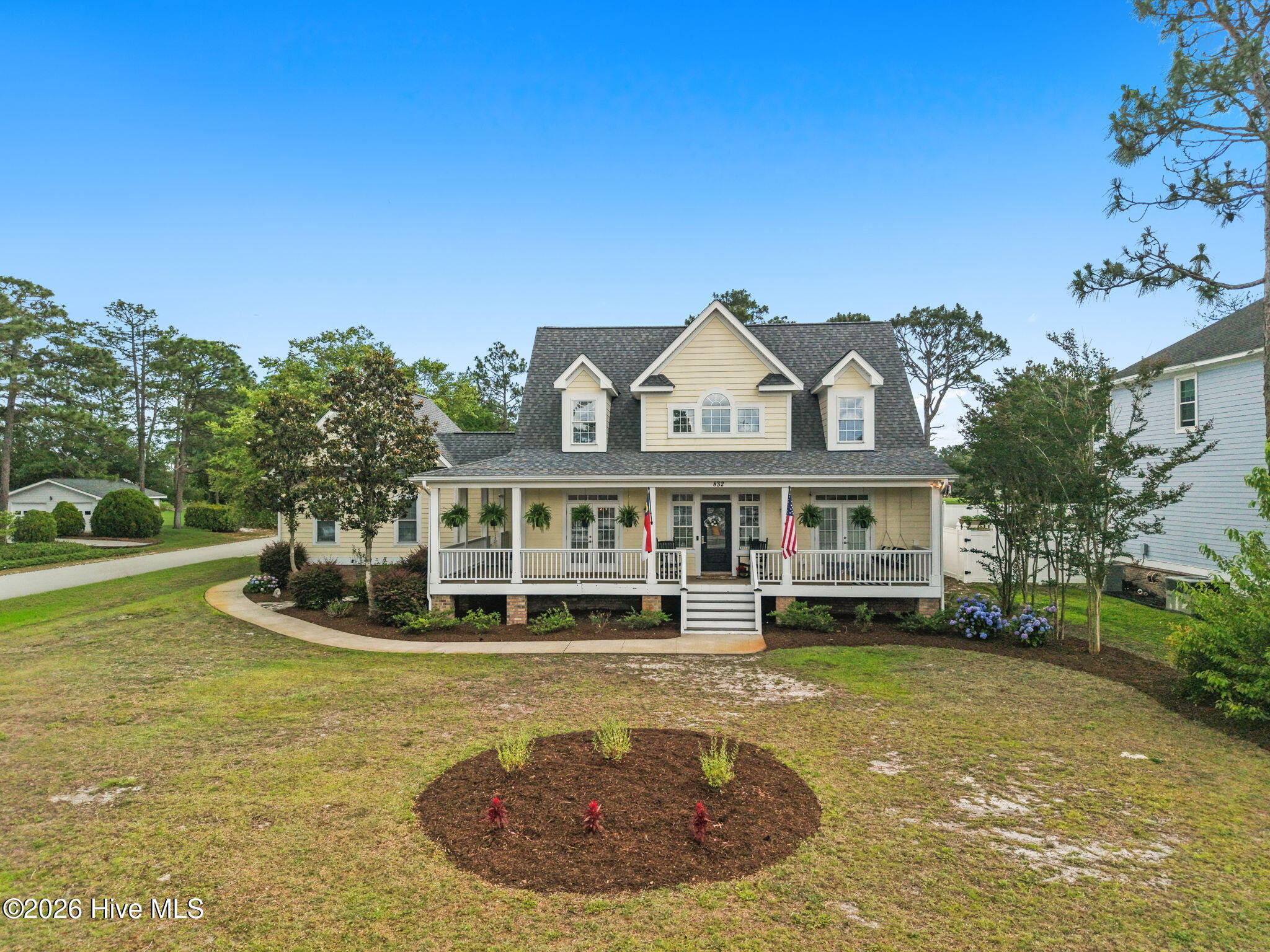 832 S Shore Drive Property Photo 4