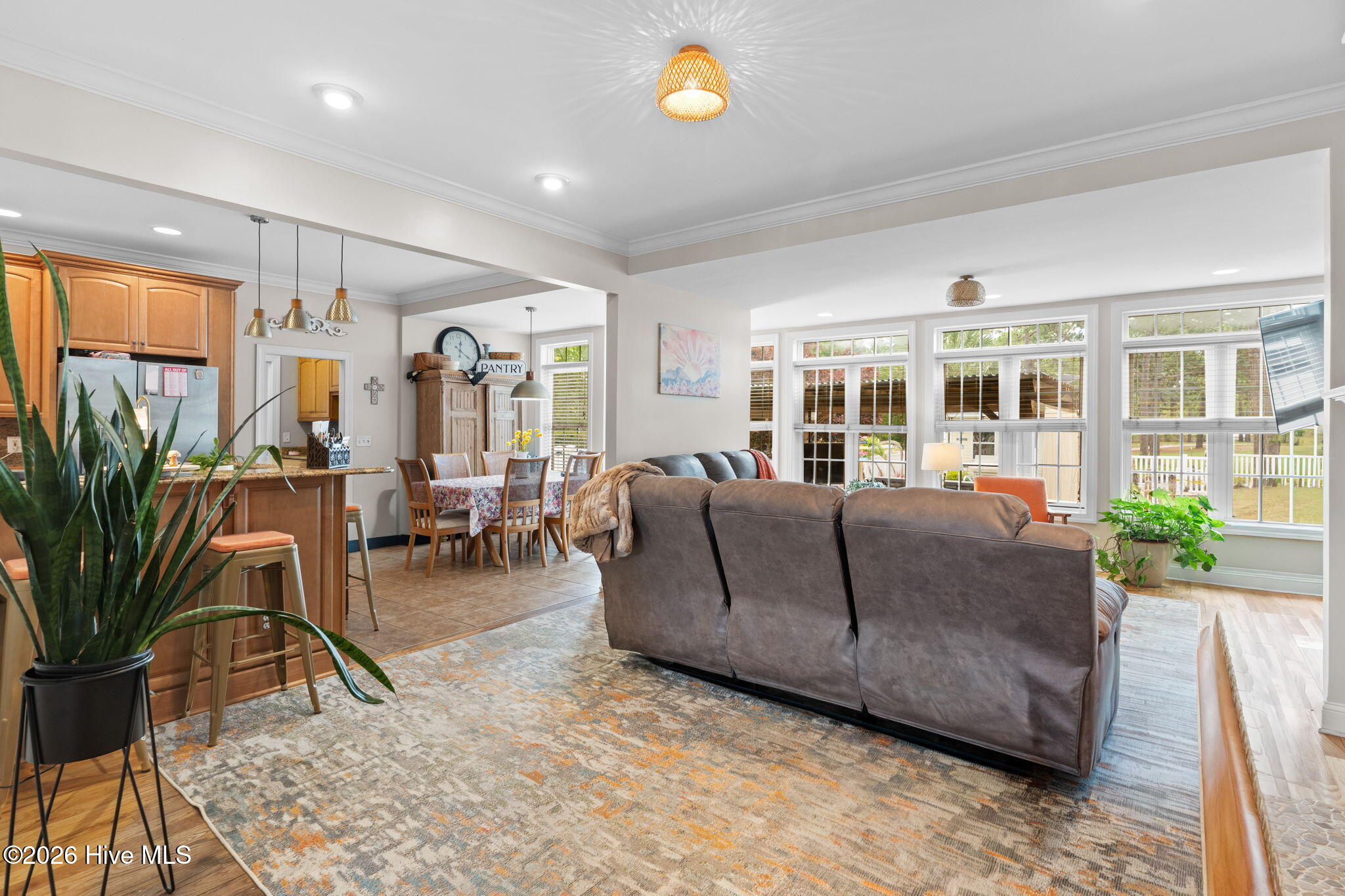 832 S Shore Drive Property Photo 8