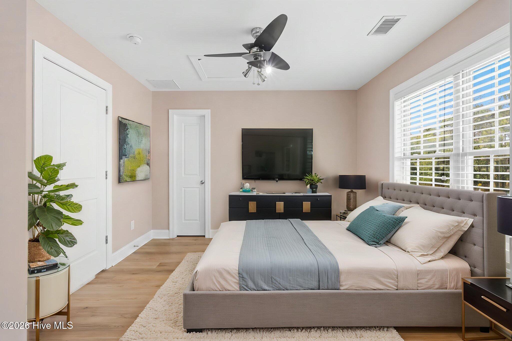 832 S Shore Drive Property Photo 28