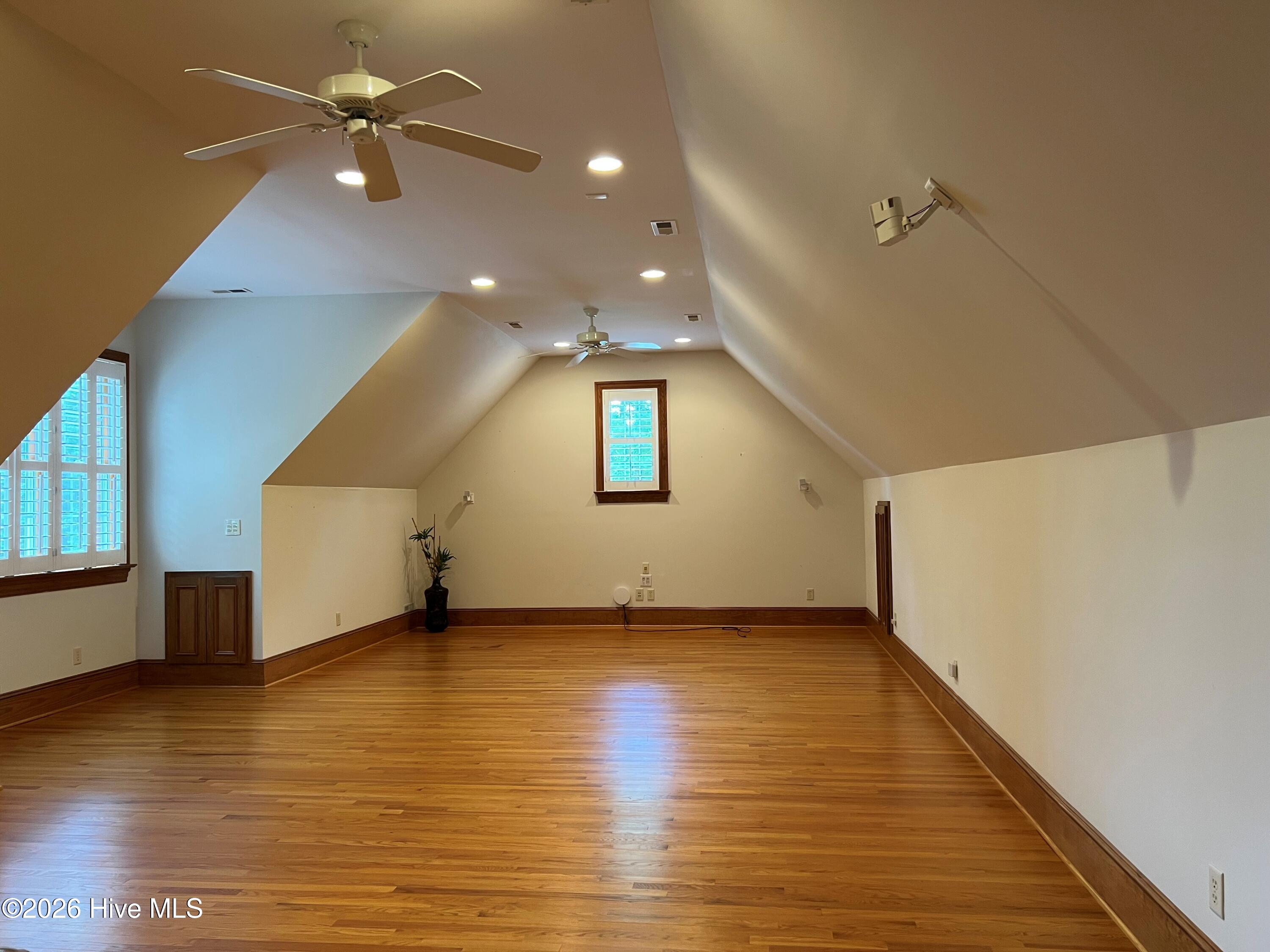 722 Wellington Lane Property Photo 28