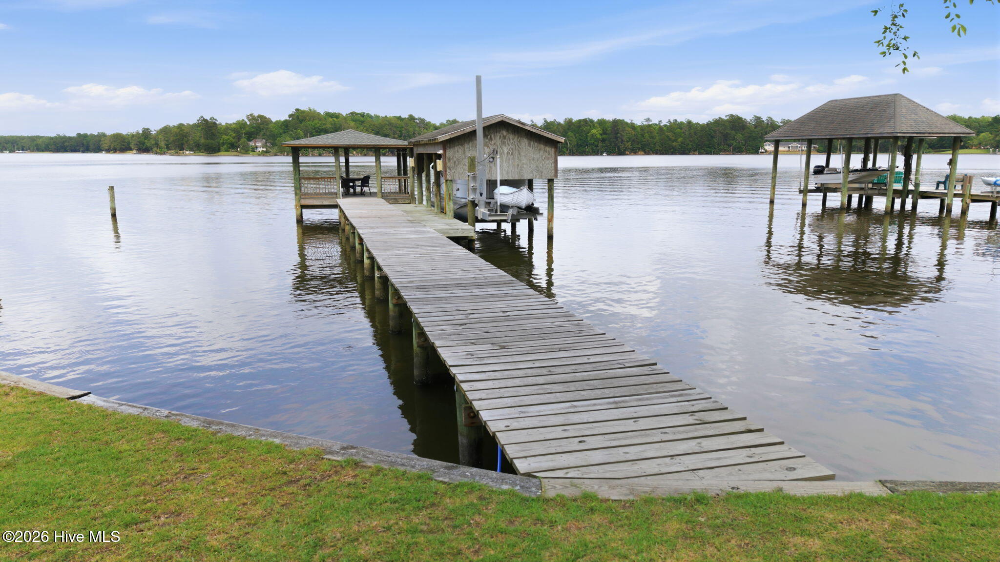 121 Sabre Point Drive Property Photo 6