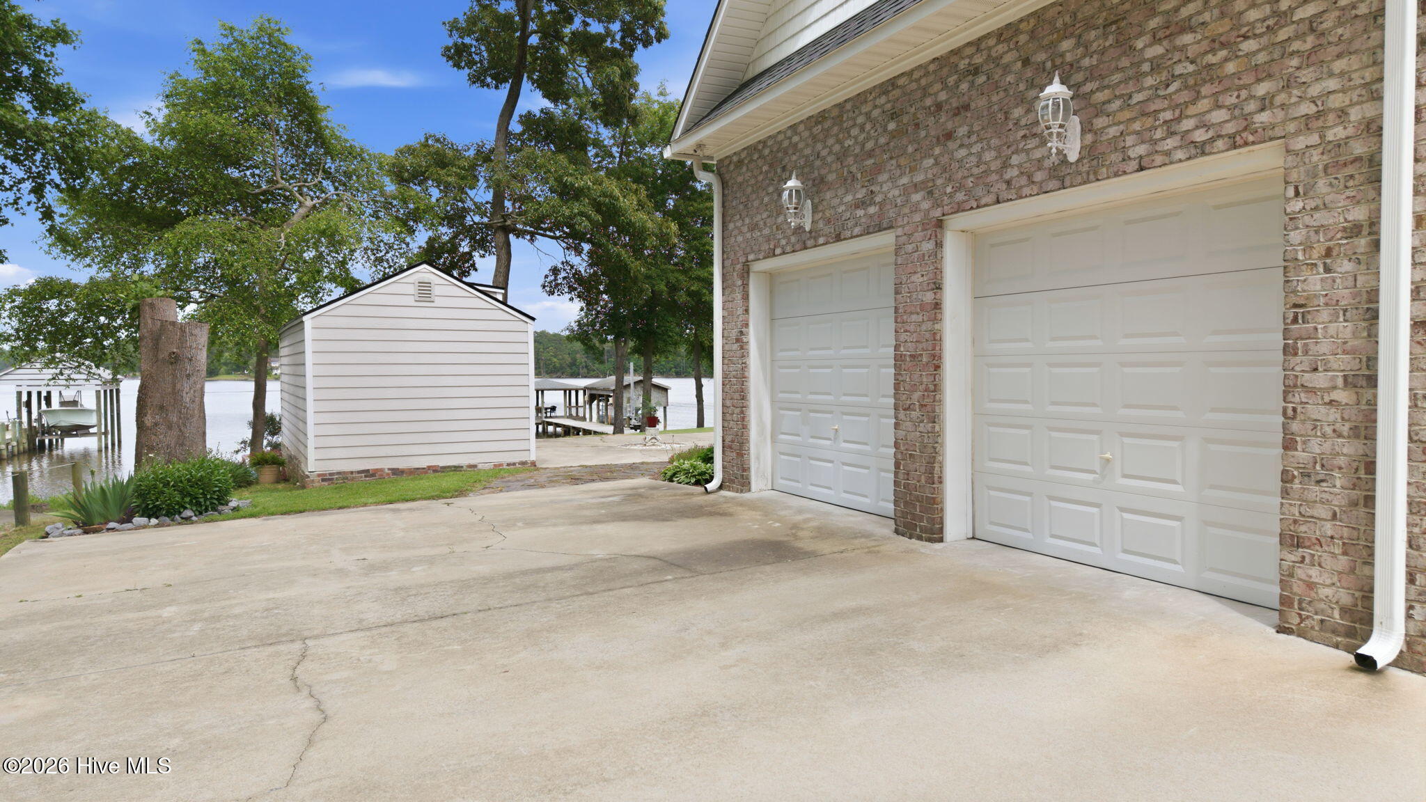 121 Sabre Point Drive Property Photo 21