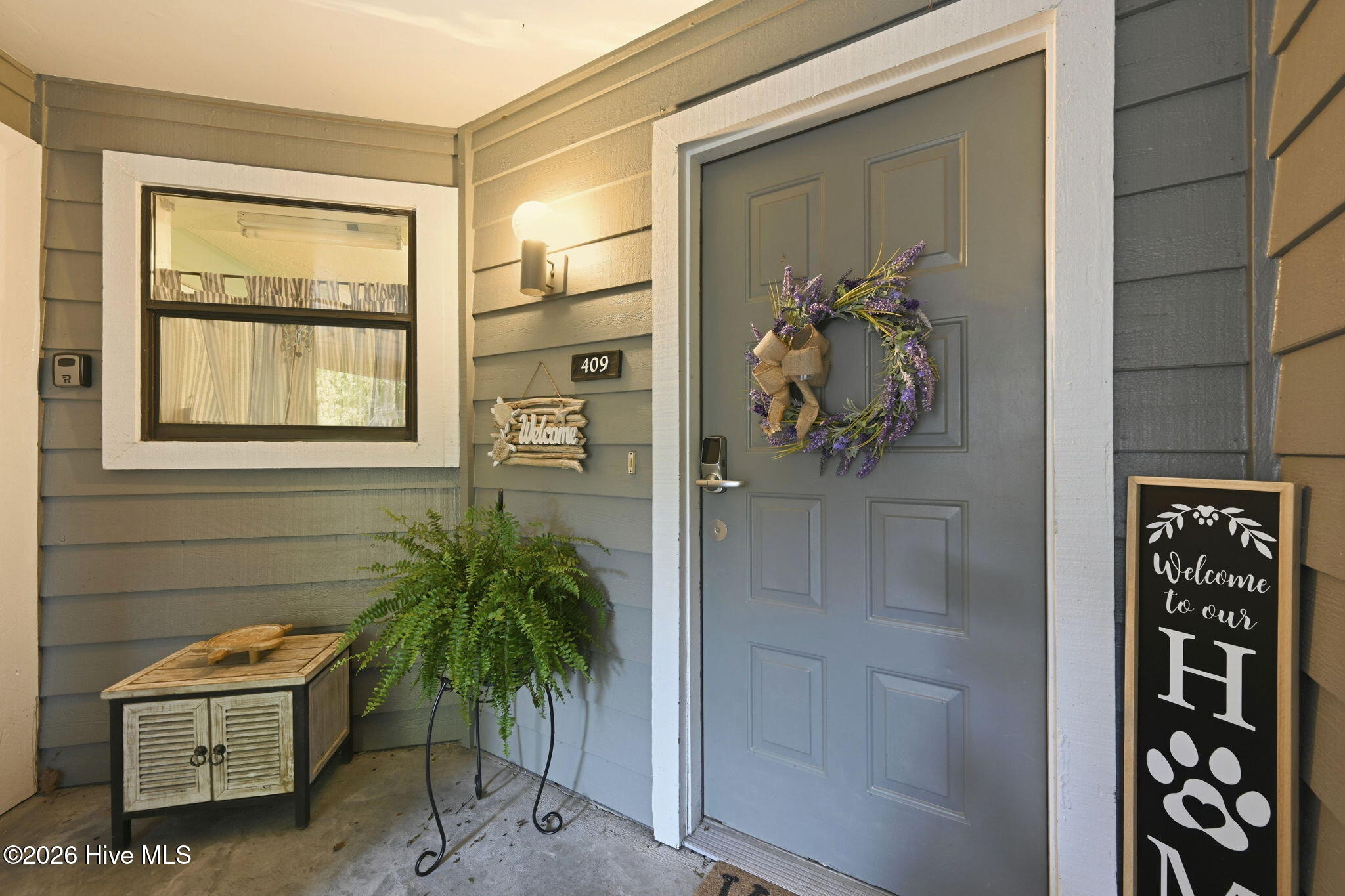 732 Azalea Drive 409 Property Photo 1