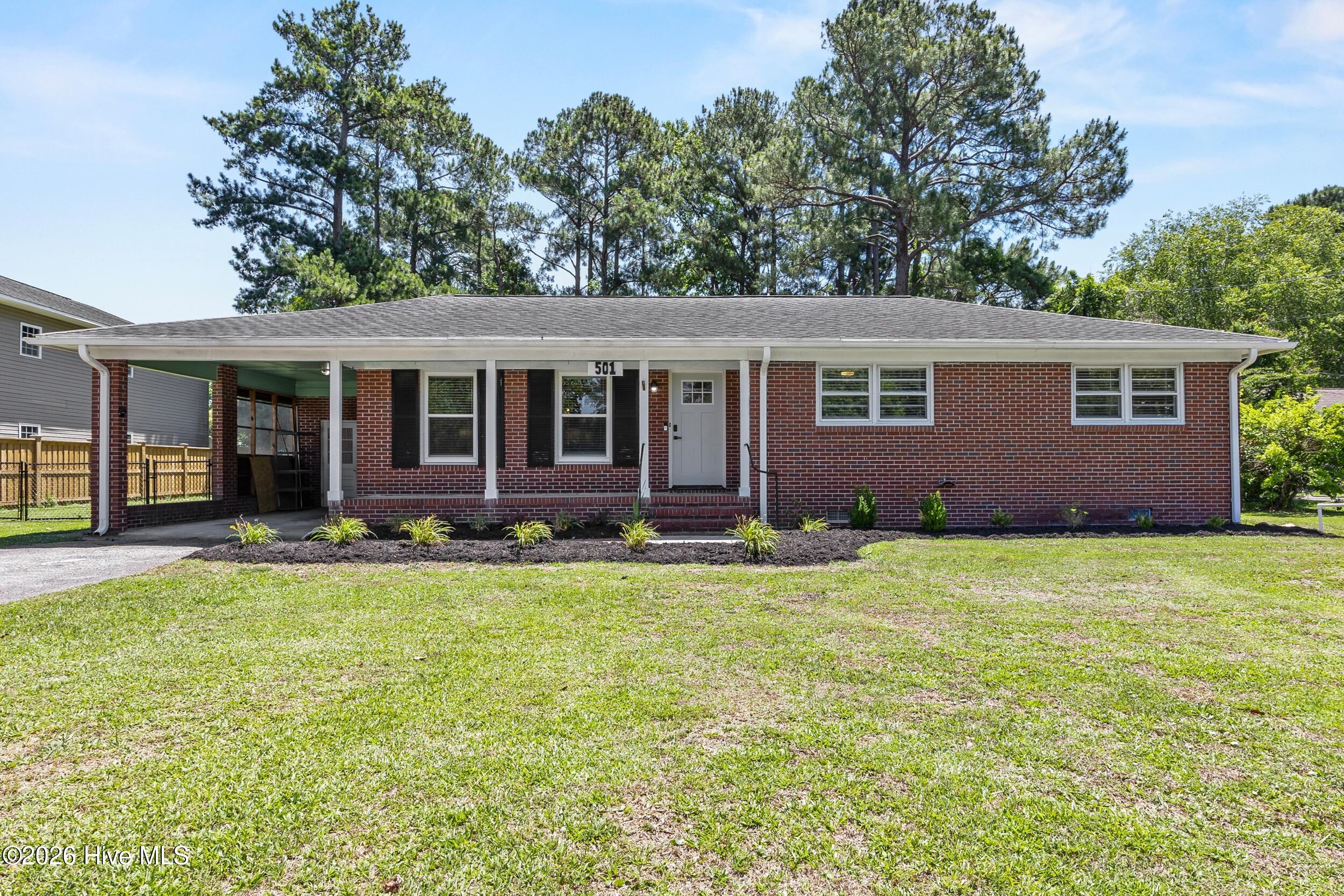 501 Robert E Lee Drive Property Photo 1