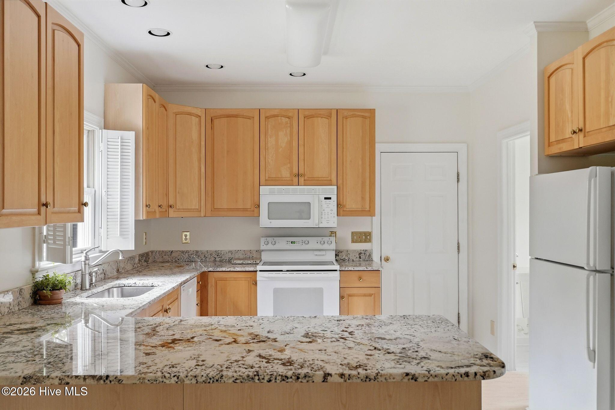 7 Riviera Drive Property Photo 18