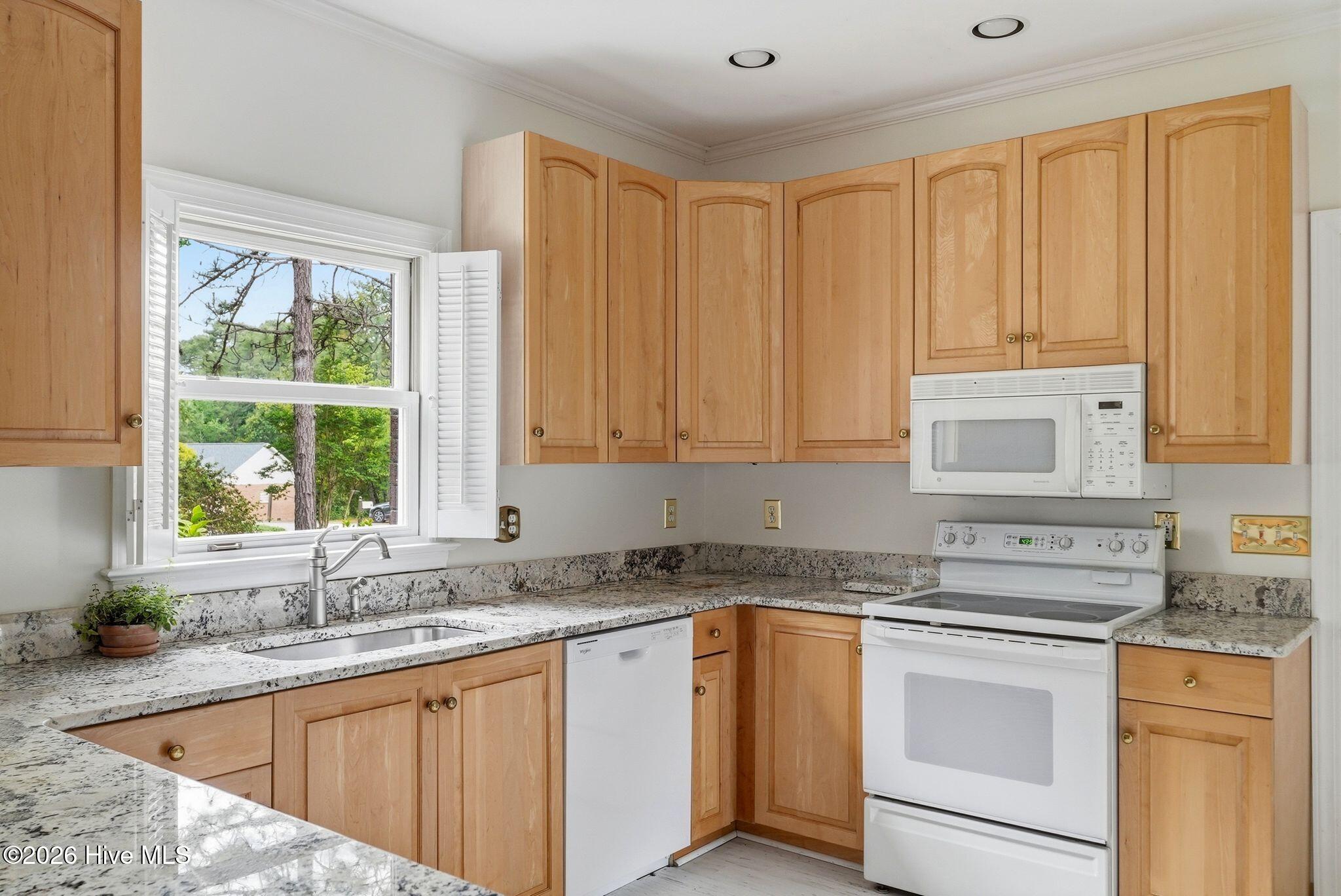 7 Riviera Drive Property Photo 19