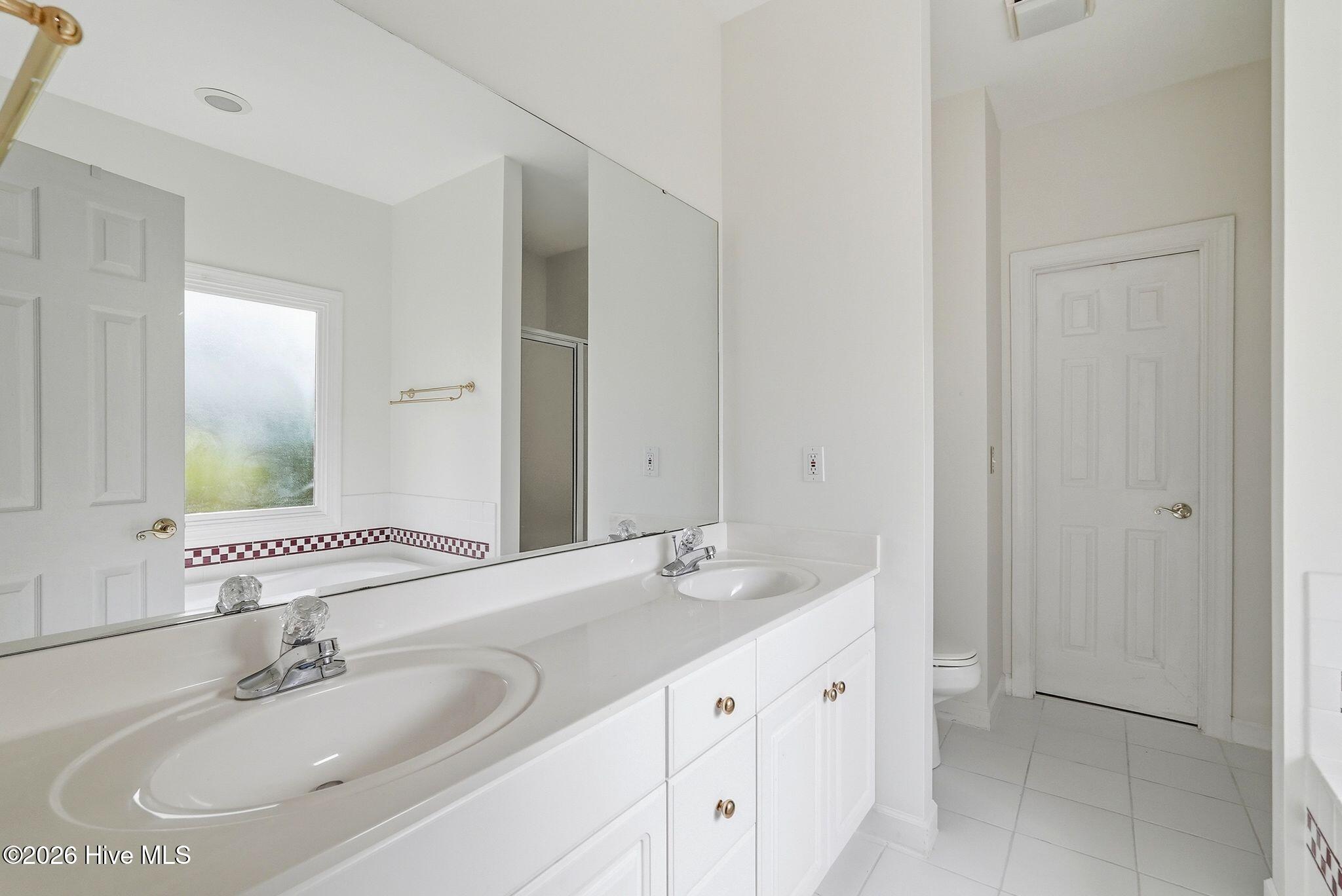 7 Riviera Drive Property Photo 25