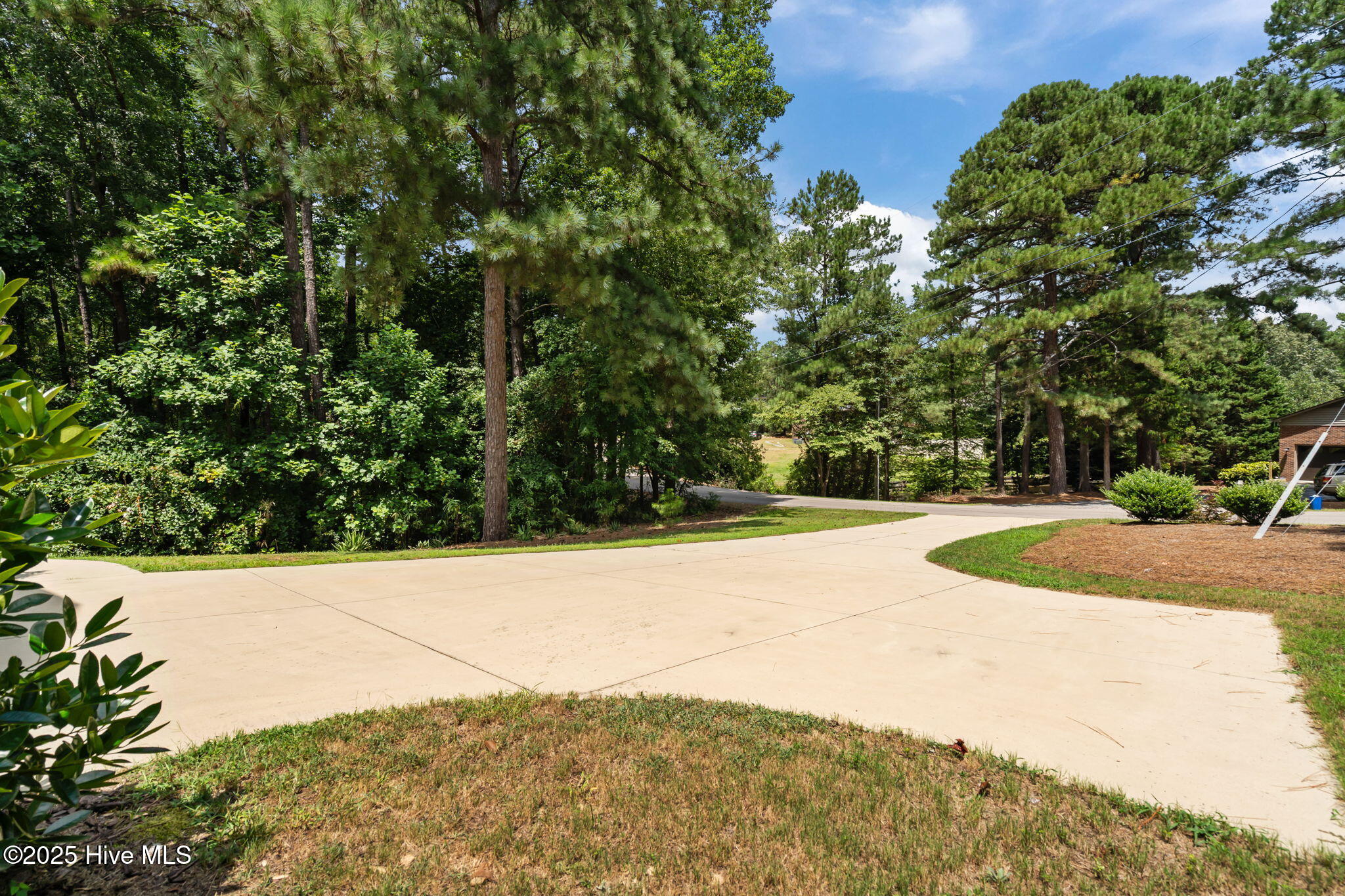 27 Pine Lake Drive Property Photo 5
