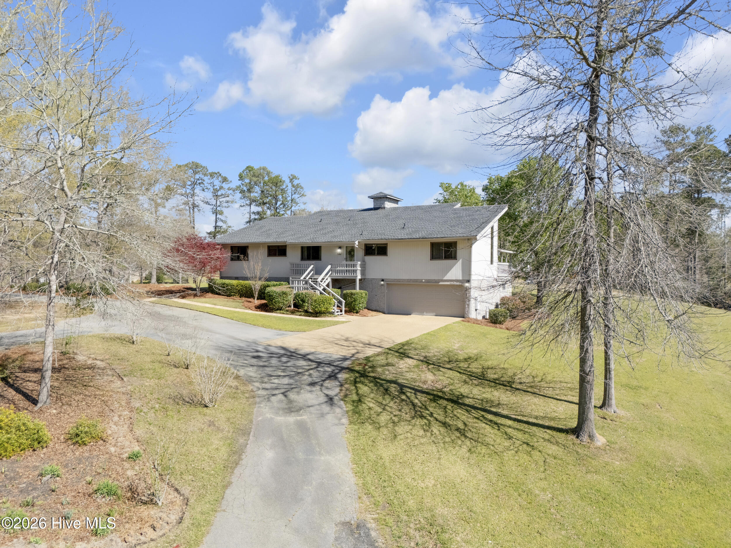 401 S Lake Drive Property Photo 2