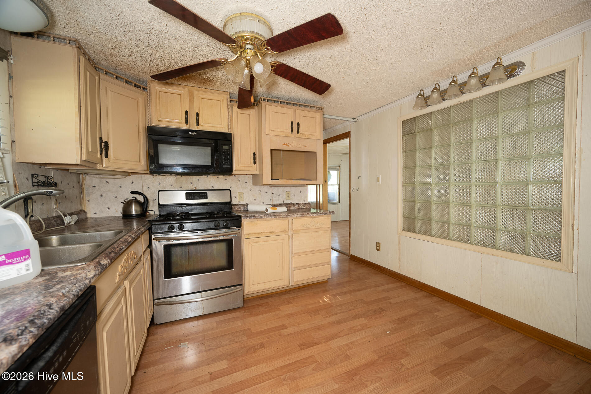 210 Hines Avenue Property Photo 17