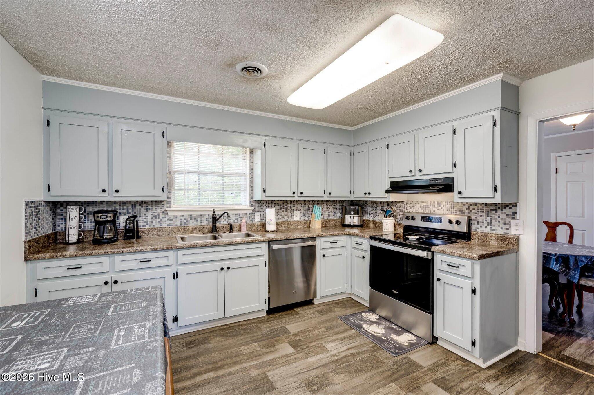 3031 Sterling Road Property Photo 2