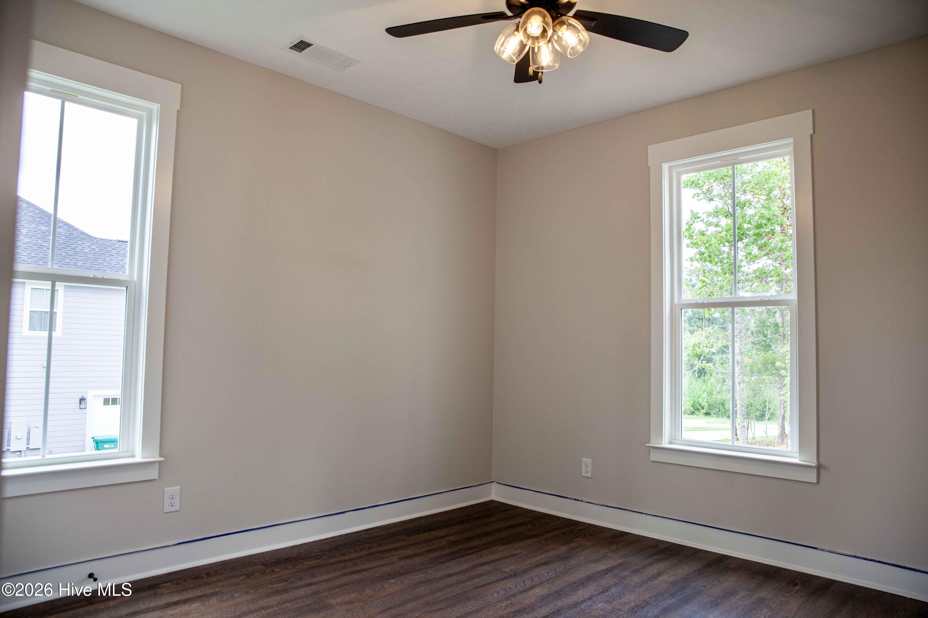 916 Fairbourne Drive Property Photo 28