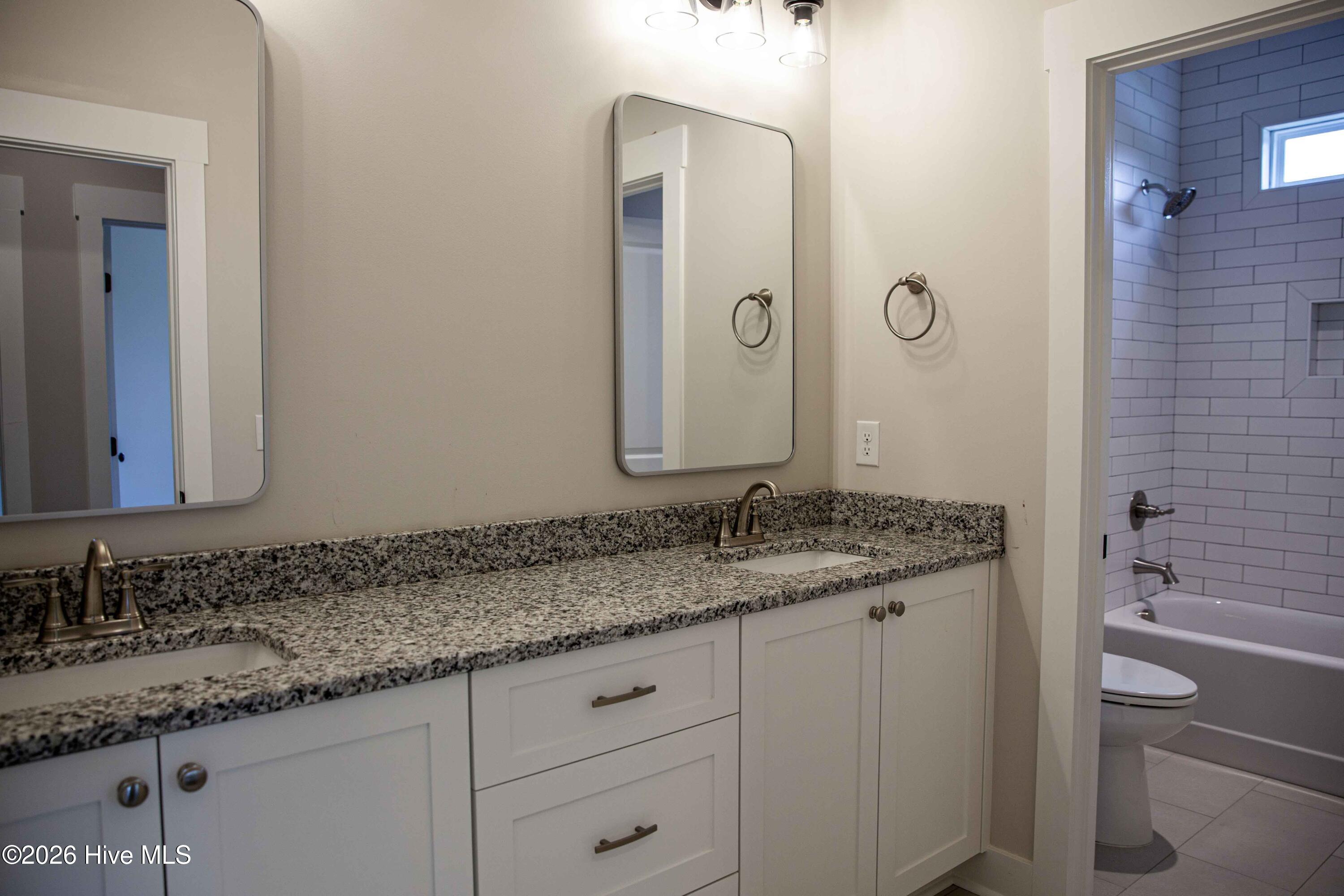 916 Fairbourne Drive Property Photo 29
