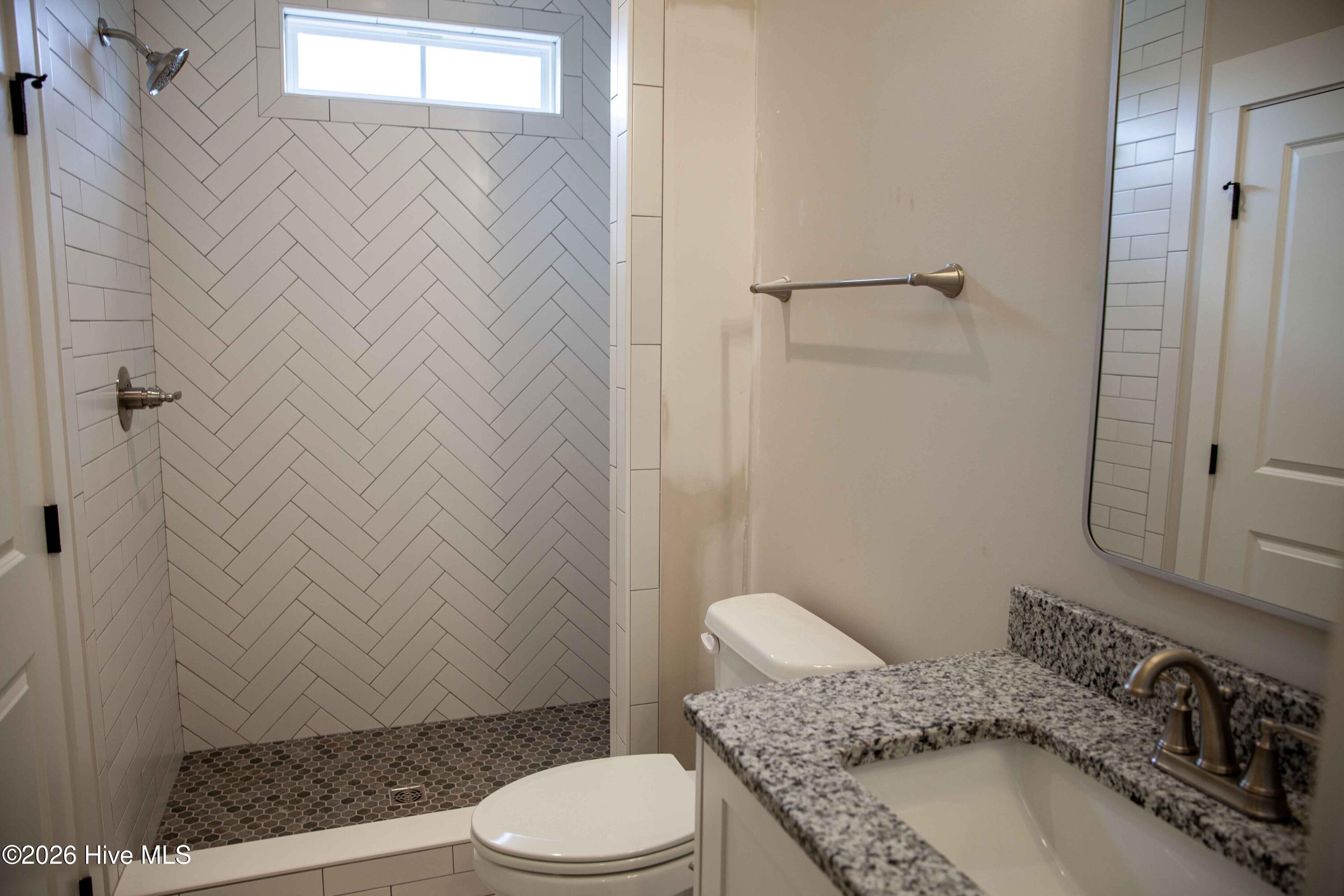 916 Fairbourne Drive Property Photo 33