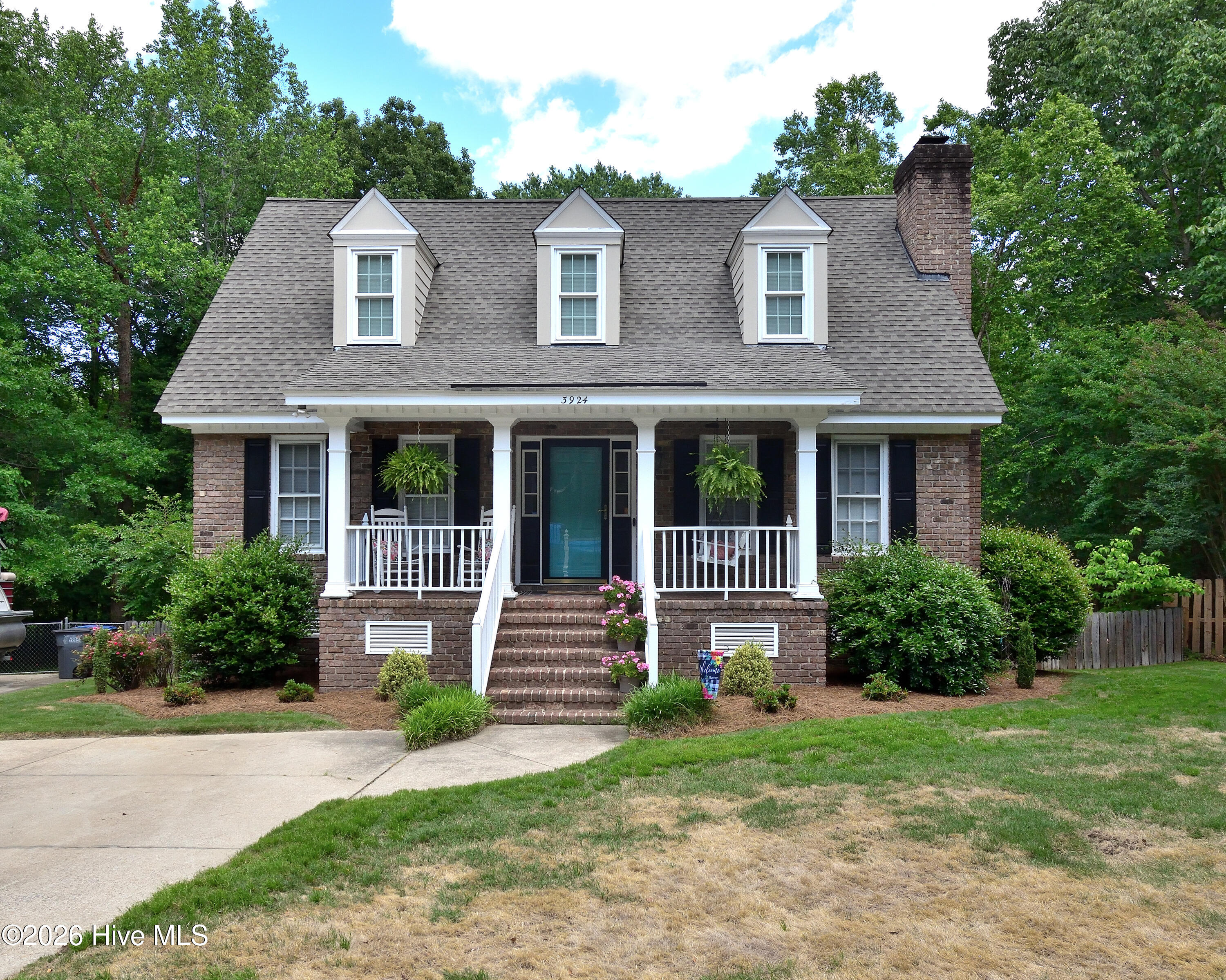 3924 Crosswinds Drive Property Photo 2
