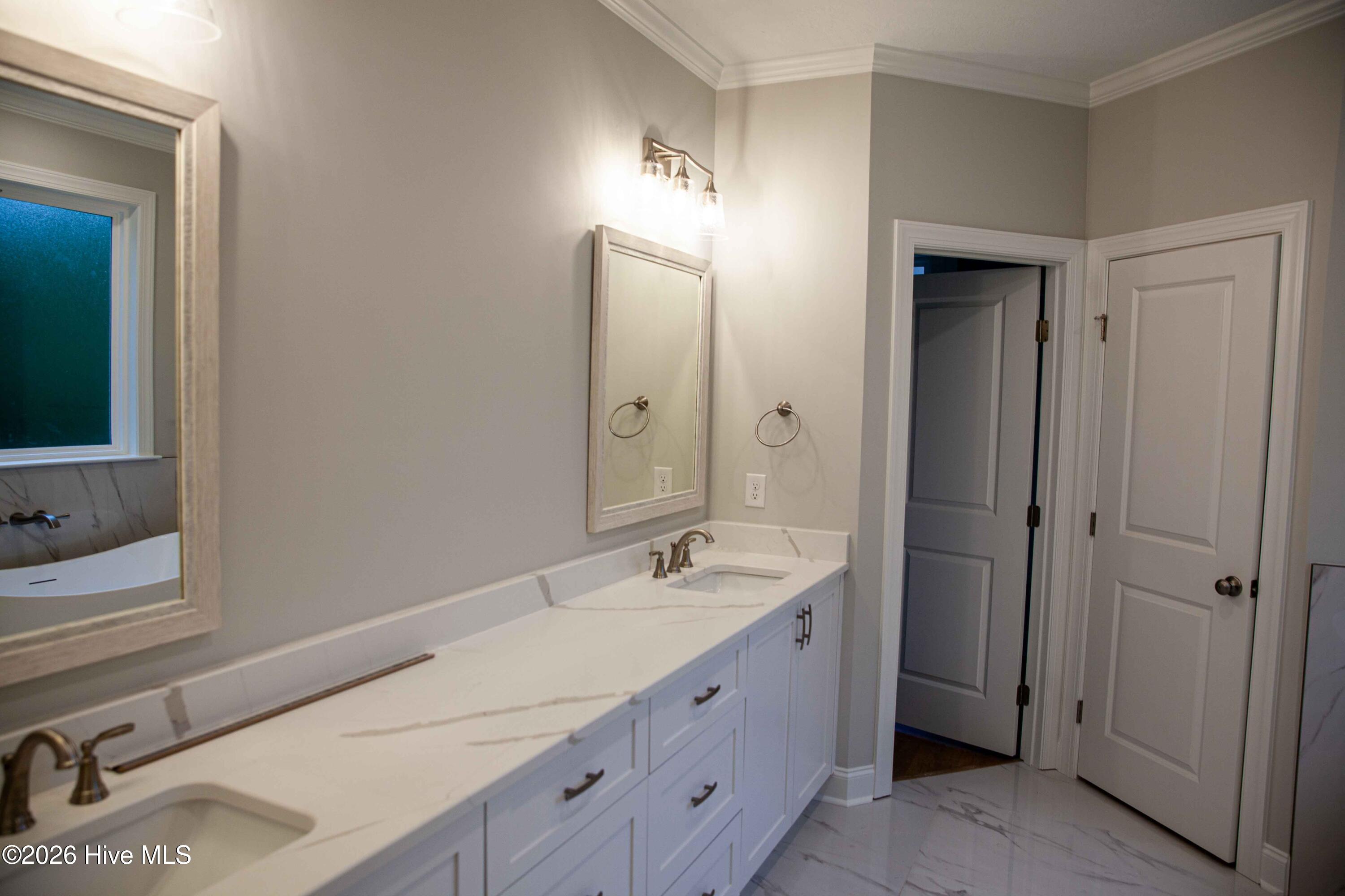 211 Marsdale Drive Property Photo 25