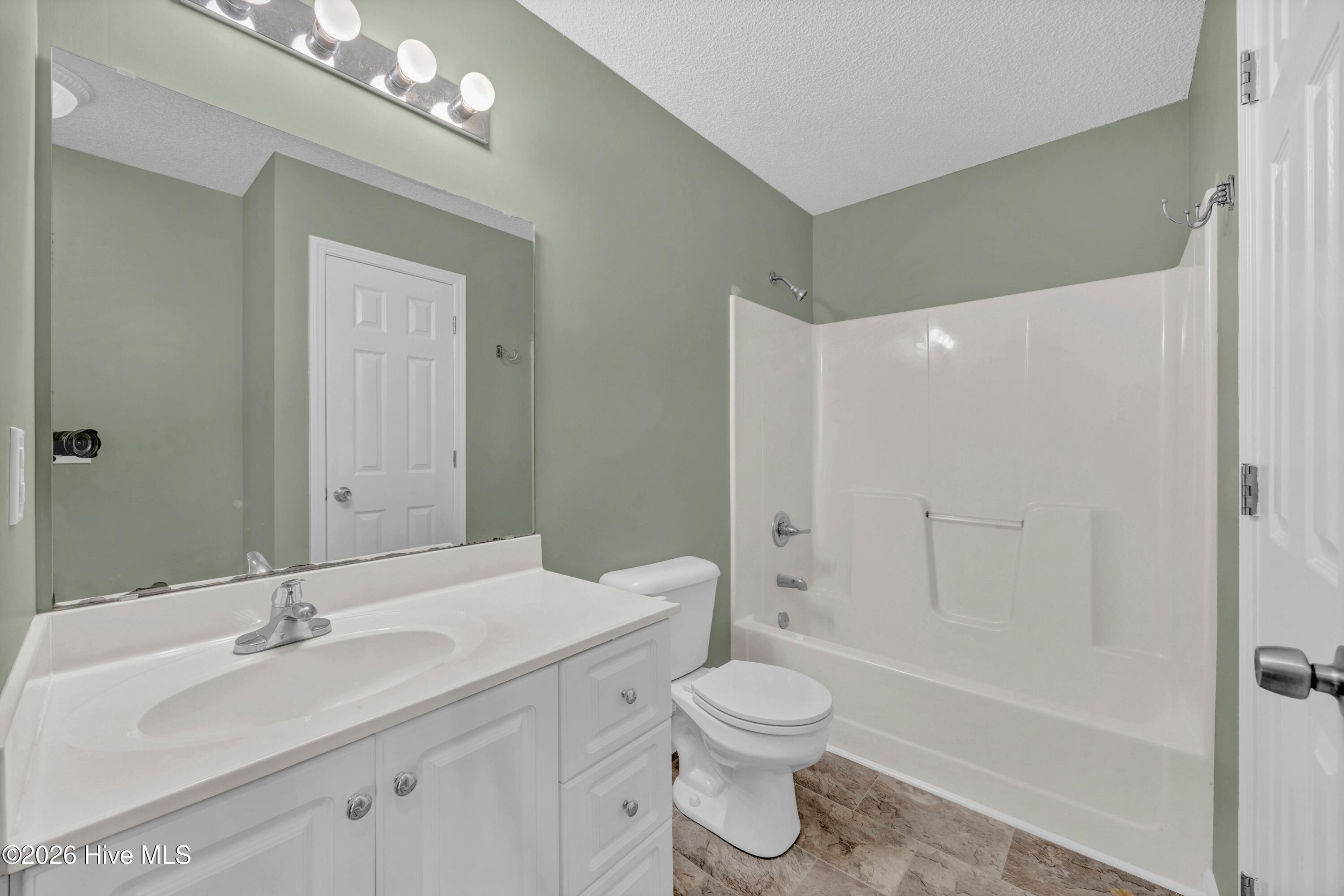 4102 Breezewood Drive Apt 101 Property Photo 23