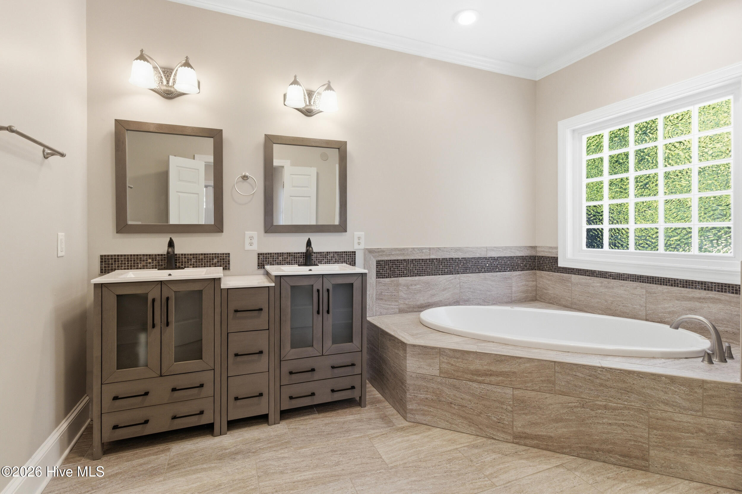 516 Long Point Road Property Photo 20