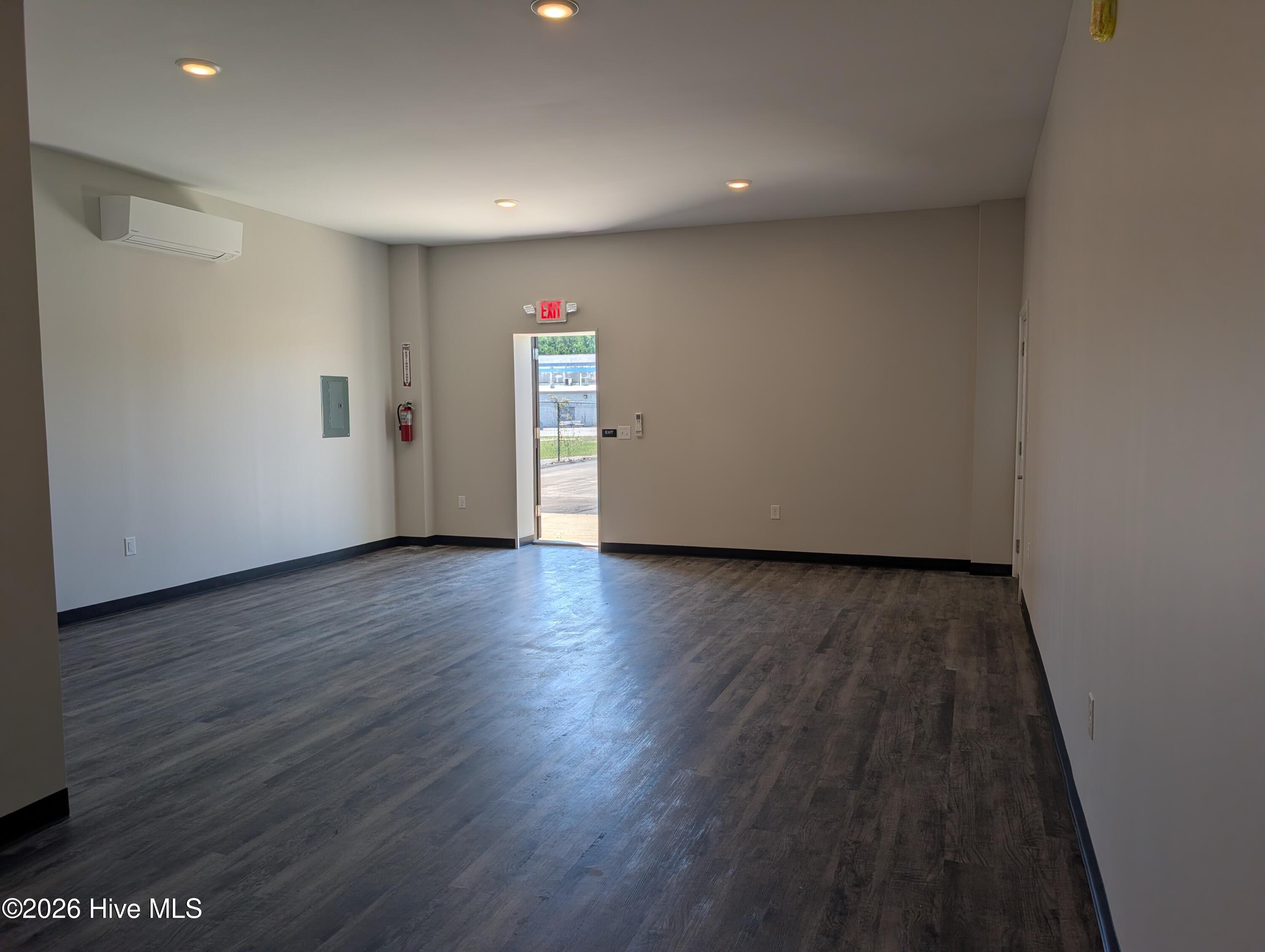 1407 Lejeune Boulevard B Property Photo 5