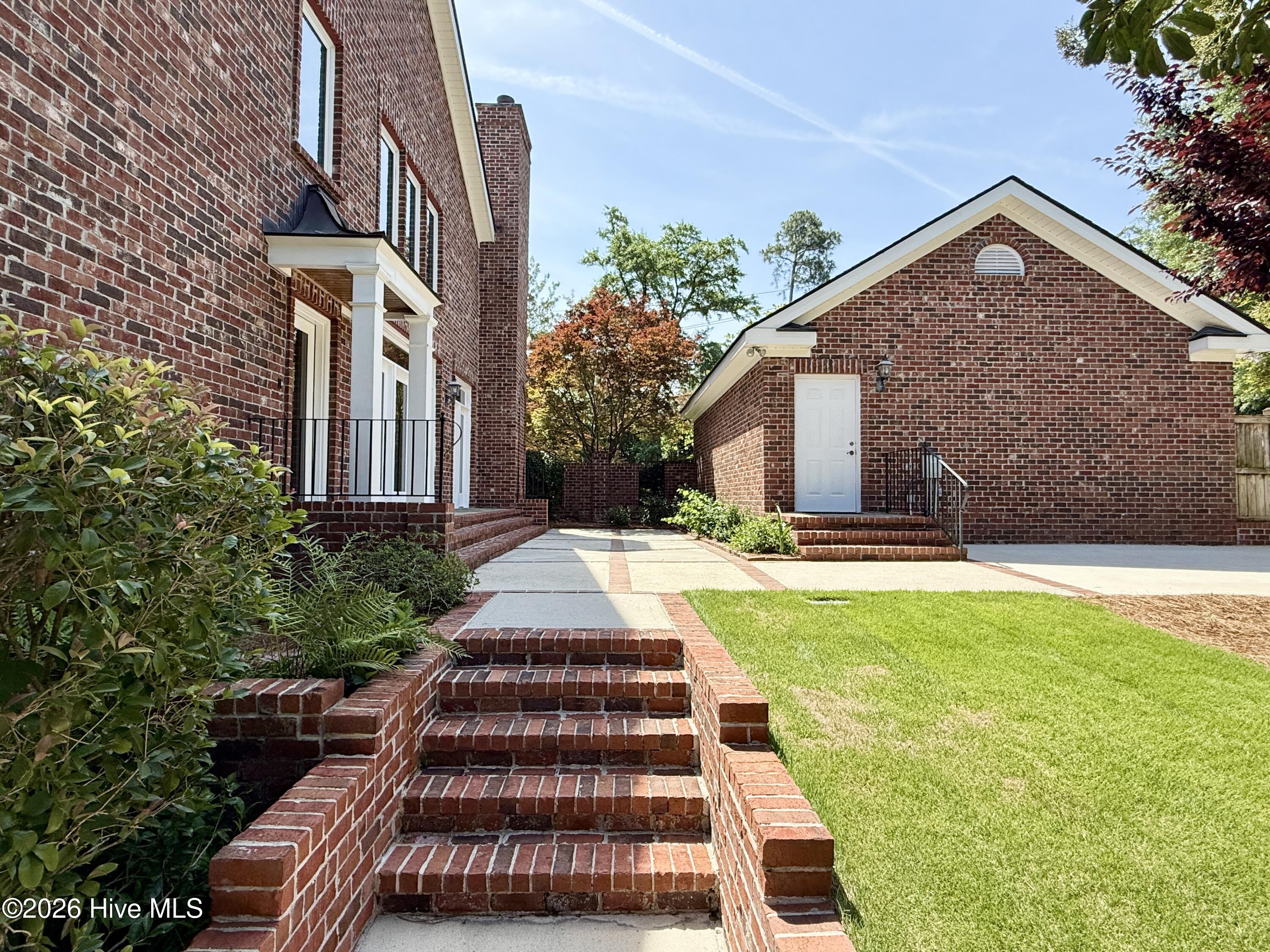 3045 Bransford Road Property Photo 8