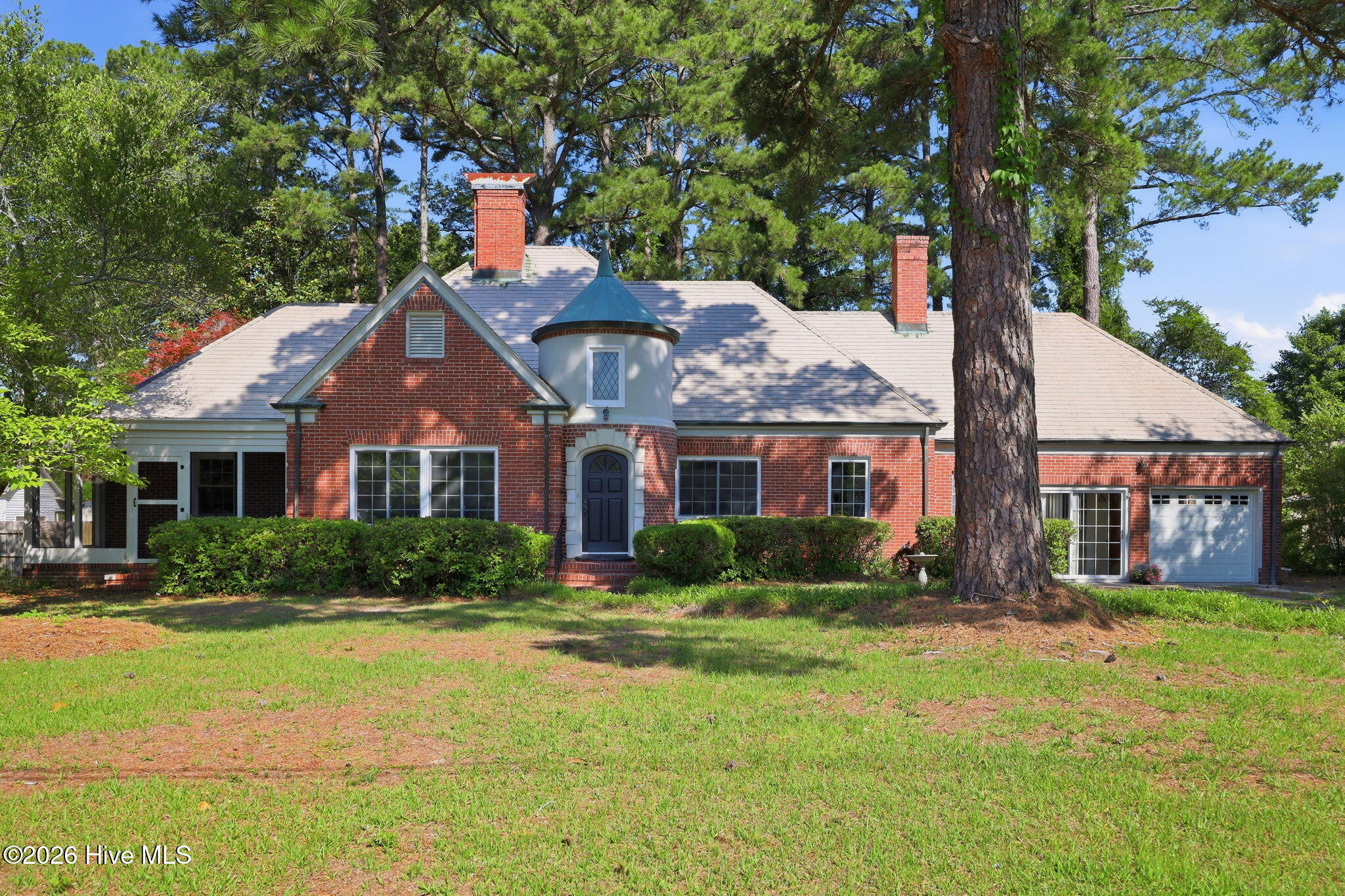 1108 Summit Avenue Property Photo 1