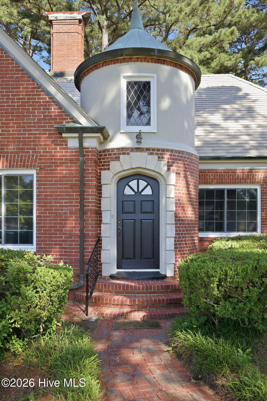 1108 Summit Avenue Property Photo 2