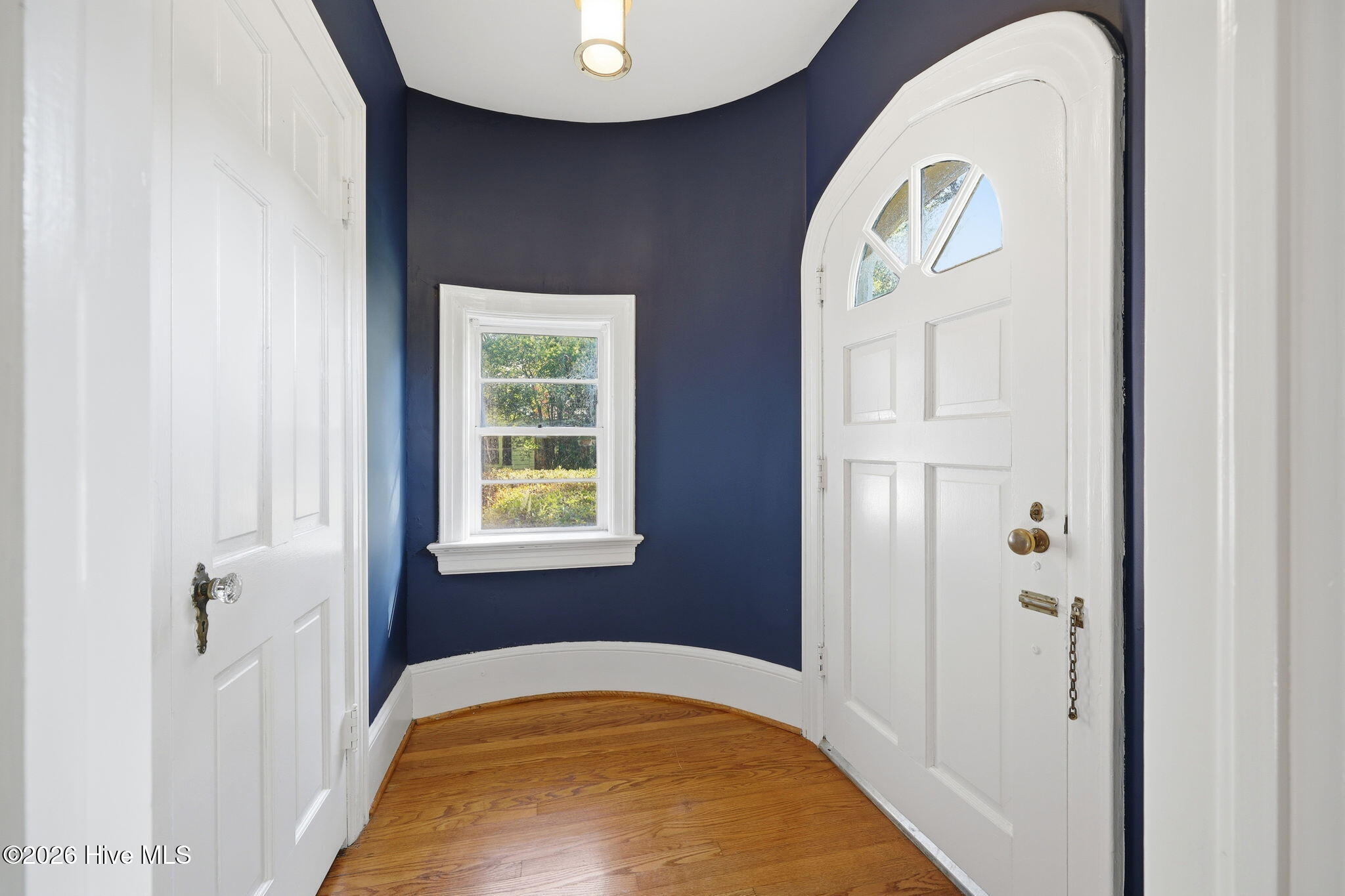1108 Summit Avenue Property Photo 3